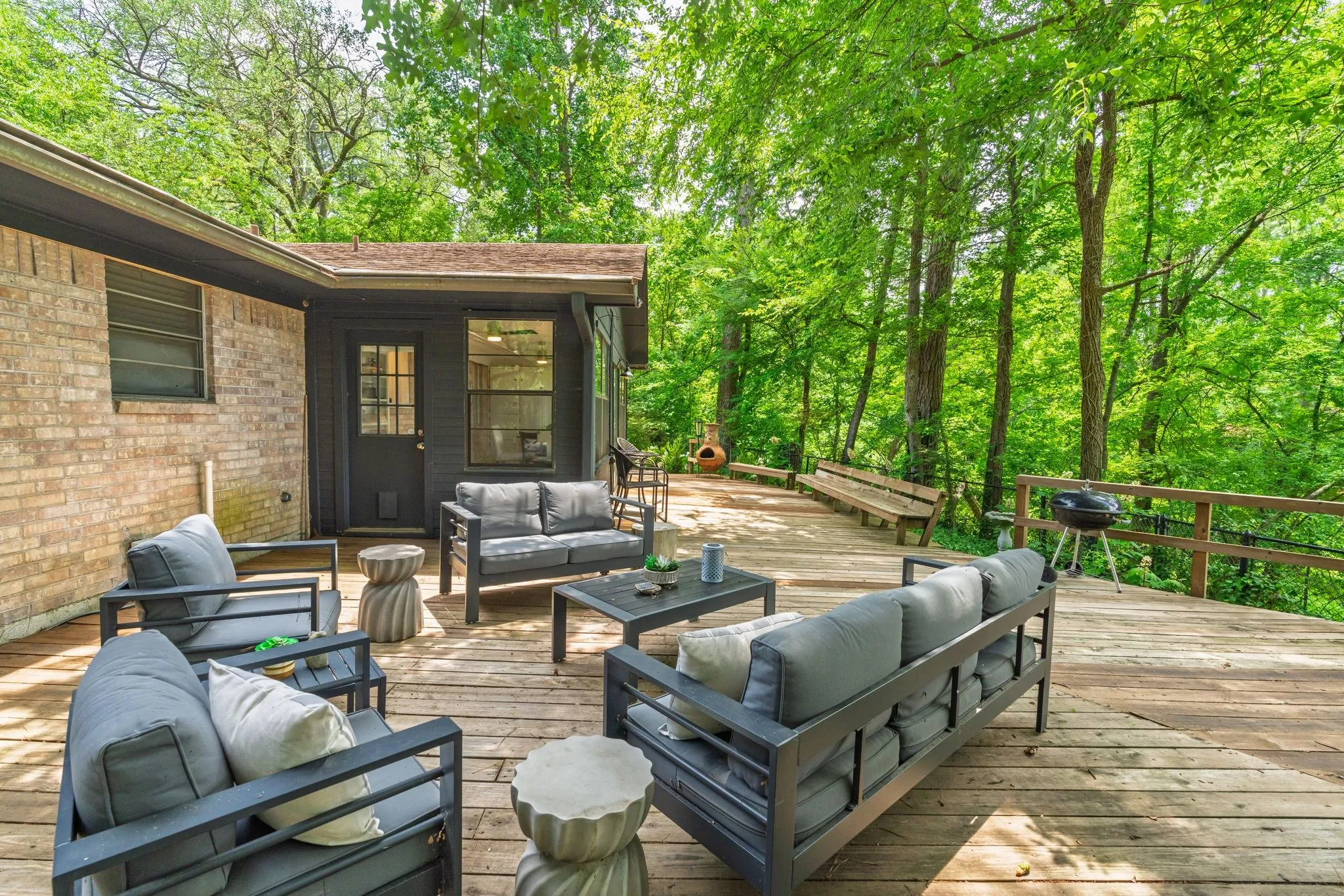 Large back deck for relaxing and entertaining