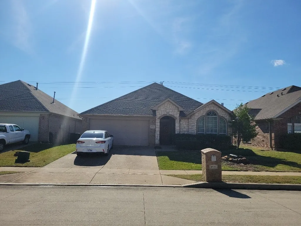 Single Family Residence For Rent in Tarrant County , 4536 Butterfly Way, Fort Worth, Texas 76244, 3 Bedroom, 2 Bathroom, 2 Garage spaces, 1,782 Sqft, built in 2005, mls#21287902, Real Estate Agent in Fort Worth, Homes For Rent in Tarrant county, Homes For Rent in Fort Worth, Realtor in Fort Worth Texas, Real Estate Brokerage Independent Realty Texas, Luminita Cordes Realtor