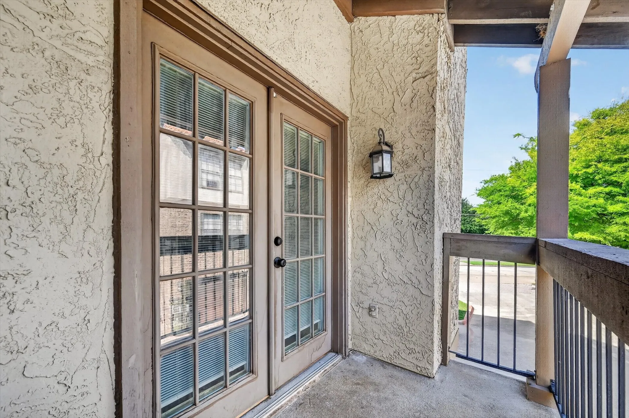 Condominium For Sale in Dallas County , 336 Melrose Drive 21D, Richardson, Texas 75080, 1 Bedroom, 2 Bathroom, 2 Garage spaces, 920 Sqft, built in 1984, mls#21287234, Real Estate Agent in Richardson, Homes For Sale in Dallas county, Homes For Sale in Richardson, Realtor in Richardson Texas, Real Estate Brokerage Independent Realty Texas, Luminita Cordes Realtor