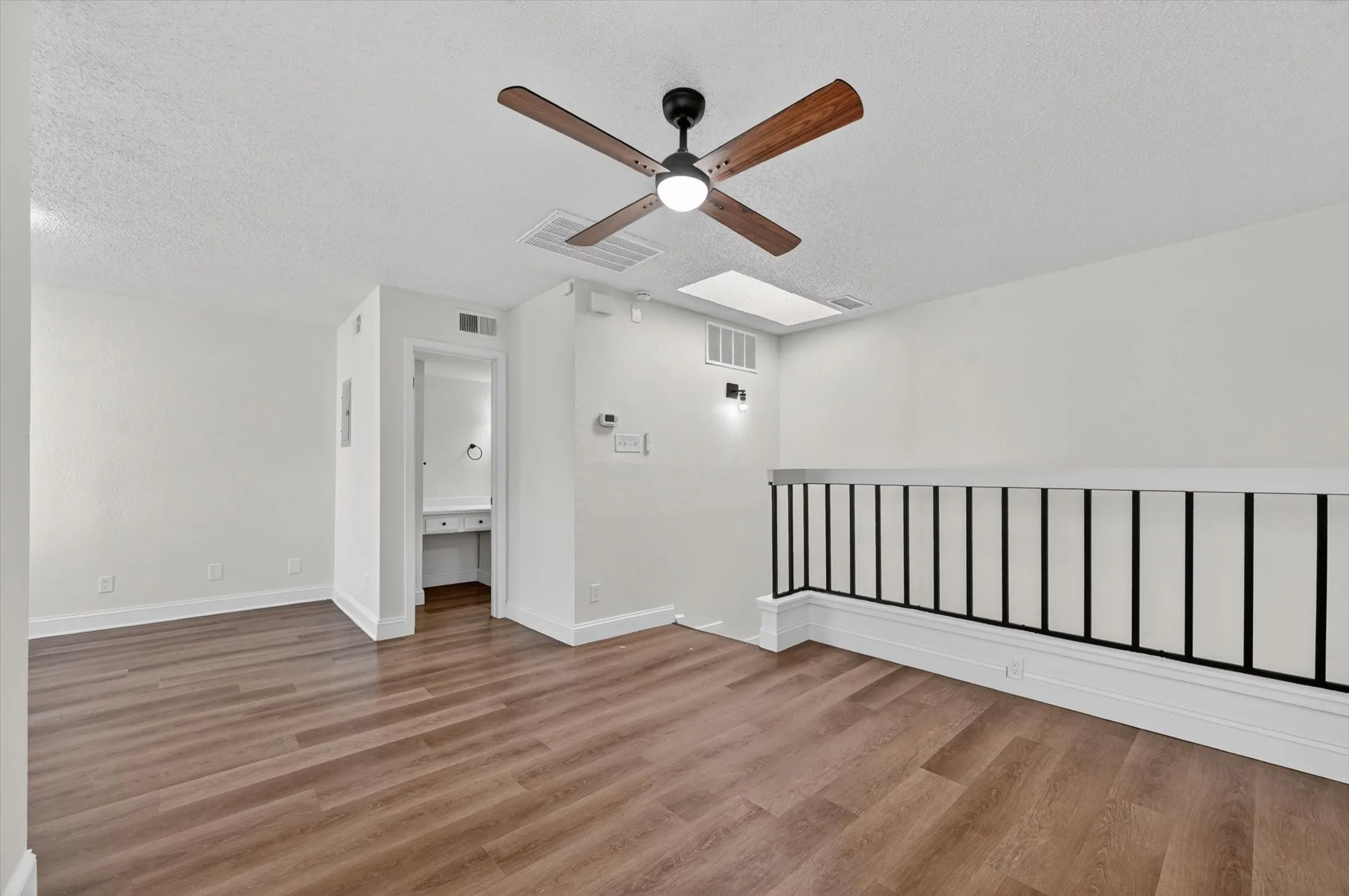 Condominium For Sale in Dallas County , 336 Melrose Drive 21D, Richardson, Texas 75080, 1 Bedroom, 2 Bathroom, 2 Garage spaces, 920 Sqft, built in 1984, mls#21287234, Real Estate Agent in Richardson, Homes For Sale in Dallas county, Homes For Sale in Richardson, Realtor in Richardson Texas, Real Estate Brokerage Independent Realty Texas, Luminita Cordes Realtor