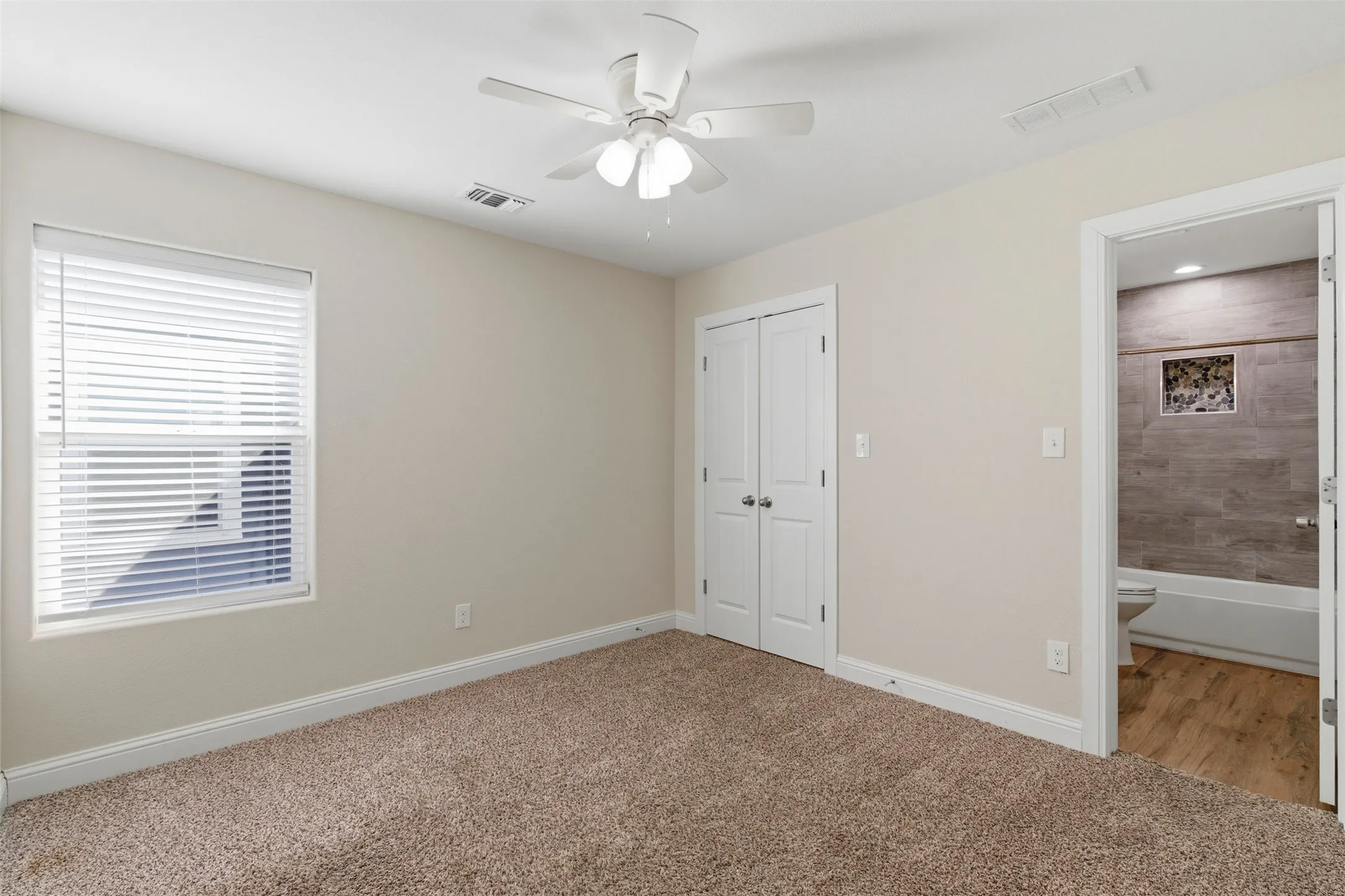 Duplex For Sale in Grayson County , 802-804 N Broughton Street, Sherman, Texas 75090, 6 Bedroom, 4 Bathroom, Garage spaces, 0 Sqft, built in 2020, mls#21287441, Real Estate Agent in Sherman, Homes For Sale in Grayson county, Homes For Sale in Sherman, Realtor in Sherman Texas, Real Estate Brokerage Independent Realty Texas, Luminita Cordes Realtor