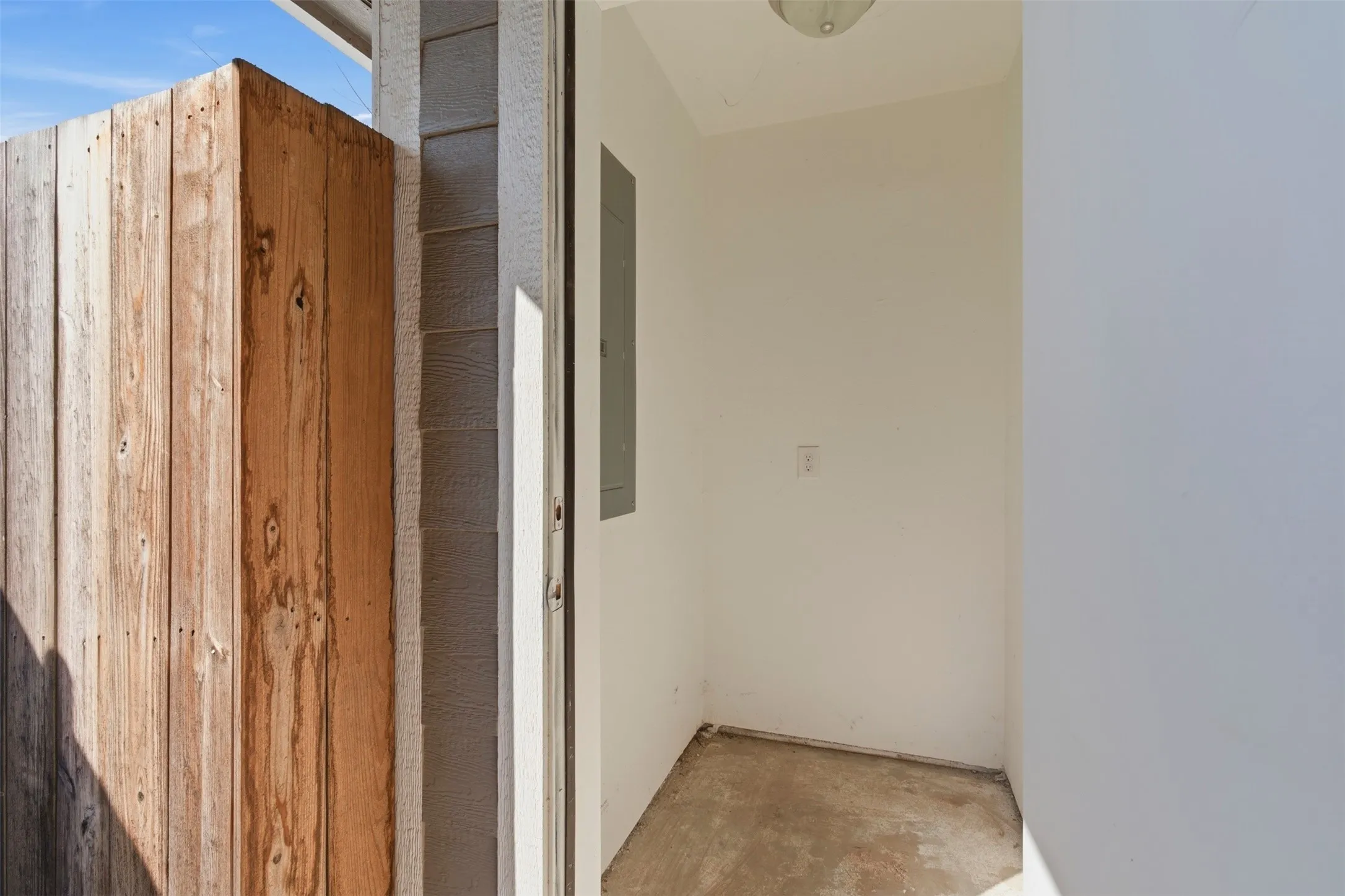 Duplex For Sale in Grayson County , 802-804 N Broughton Street, Sherman, Texas 75090, 6 Bedroom, 4 Bathroom, Garage spaces, 0 Sqft, built in 2020, mls#21287441, Real Estate Agent in Sherman, Homes For Sale in Grayson county, Homes For Sale in Sherman, Realtor in Sherman Texas, Real Estate Brokerage Independent Realty Texas, Luminita Cordes Realtor