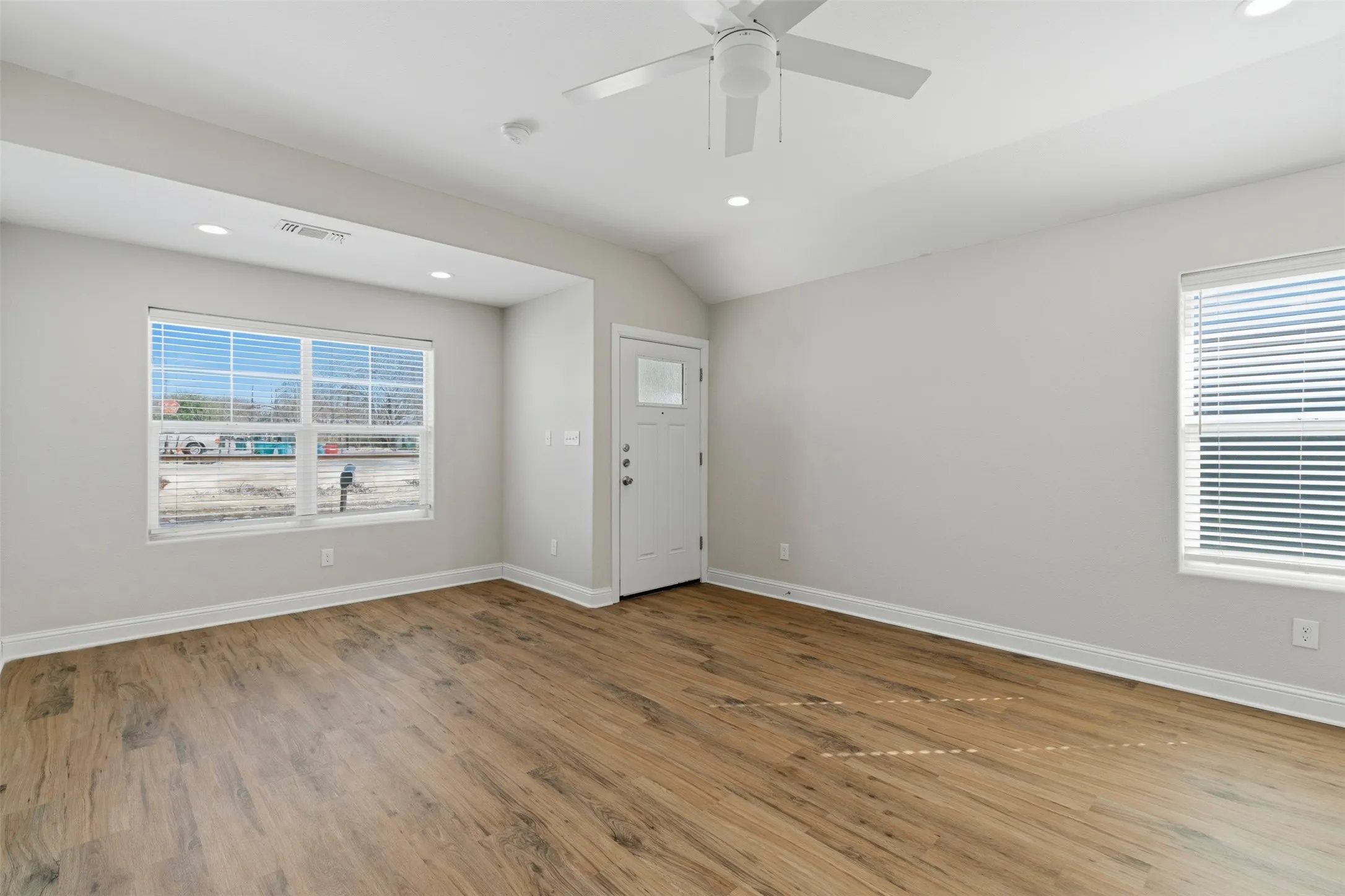 Duplex For Sale in Grayson County , 802-804 N Broughton Street, Sherman, Texas 75090, 6 Bedroom, 4 Bathroom, Garage spaces, 0 Sqft, built in 2020, mls#21287441, Real Estate Agent in Sherman, Homes For Sale in Grayson county, Homes For Sale in Sherman, Realtor in Sherman Texas, Real Estate Brokerage Independent Realty Texas, Luminita Cordes Realtor