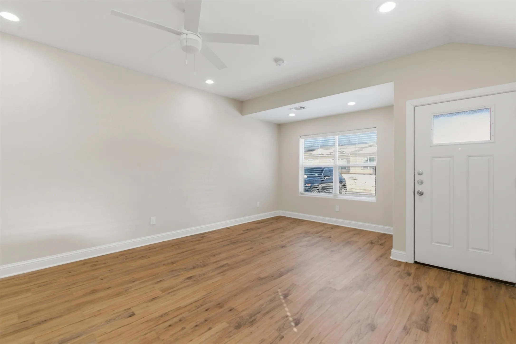 Duplex For Sale in Grayson County , 802-804 N Broughton Street, Sherman, Texas 75090, 6 Bedroom, 4 Bathroom, Garage spaces, 0 Sqft, built in 2020, mls#21287441, Real Estate Agent in Sherman, Homes For Sale in Grayson county, Homes For Sale in Sherman, Realtor in Sherman Texas, Real Estate Brokerage Independent Realty Texas, Luminita Cordes Realtor
