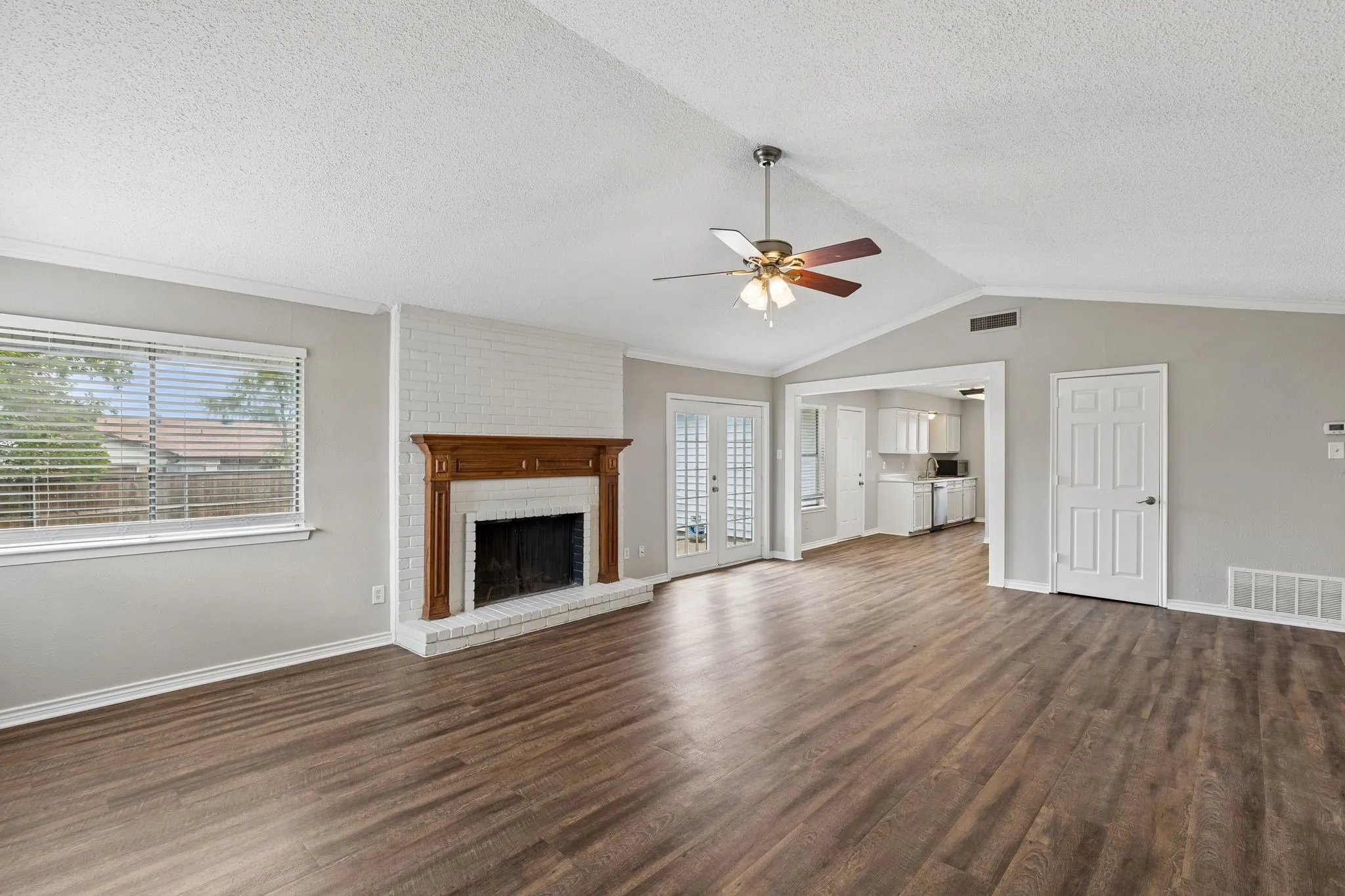 Single Family Residence For Sale in Denton County , 2123 Sheraton Drive, Carrollton, Texas 75007, 4 Bedroom, 2 Bathroom, 2 Garage spaces, 1,524 Sqft, built in 1973, mls#21286621, Real Estate Agent in Carrollton, Homes For Sale in Denton county, Homes For Sale in Carrollton, Realtor in Carrollton Texas, Real Estate Brokerage Independent Realty Texas, Luminita Cordes Realtor