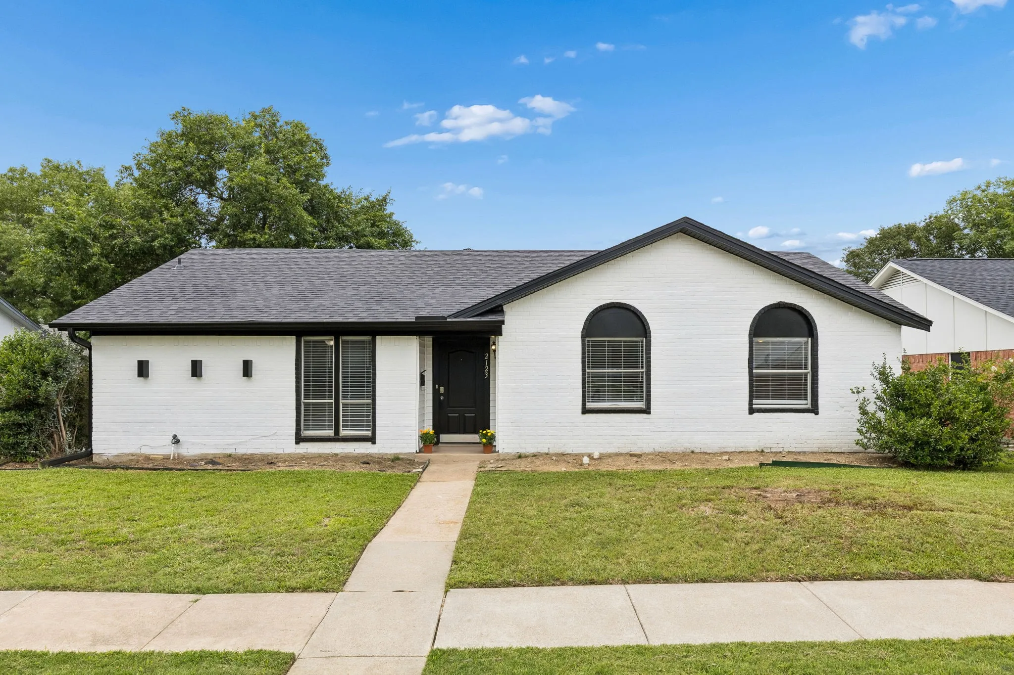 Single Family Residence For Sale in Denton County , 2123 Sheraton Drive, Carrollton, Texas 75007, 4 Bedroom, 2 Bathroom, 2 Garage spaces, 1,524 Sqft, built in 1973, mls#21286621, Real Estate Agent in Carrollton, Homes For Sale in Denton county, Homes For Sale in Carrollton, Realtor in Carrollton Texas, Real Estate Brokerage Independent Realty Texas, Luminita Cordes Realtor