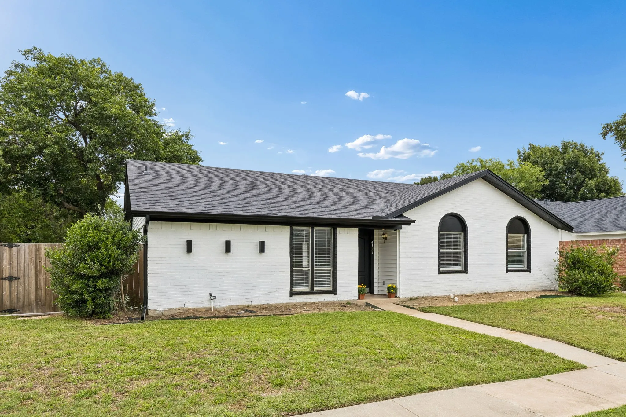 Single Family Residence For Sale in Denton County , 2123 Sheraton Drive, Carrollton, Texas 75007, 4 Bedroom, 2 Bathroom, 2 Garage spaces, 1,524 Sqft, built in 1973, mls#21286621, Real Estate Agent in Carrollton, Homes For Sale in Denton county, Homes For Sale in Carrollton, Realtor in Carrollton Texas, Real Estate Brokerage Independent Realty Texas, Luminita Cordes Realtor