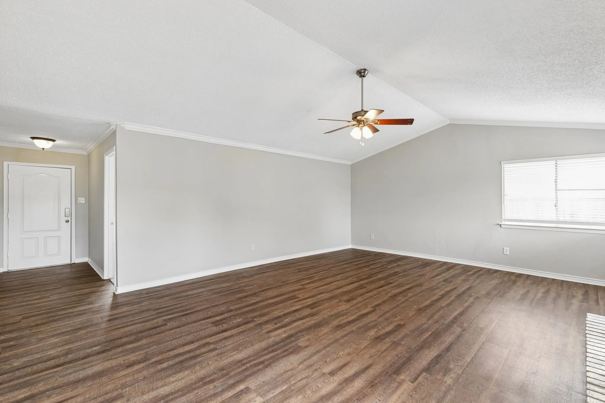 Single Family Residence For Sale in Denton County , 2123 Sheraton Drive, Carrollton, Texas 75007, 4 Bedroom, 2 Bathroom, 2 Garage spaces, 1,524 Sqft, built in 1973, mls#21286621, Real Estate Agent in Carrollton, Homes For Sale in Denton county, Homes For Sale in Carrollton, Realtor in Carrollton Texas, Real Estate Brokerage Independent Realty Texas, Luminita Cordes Realtor