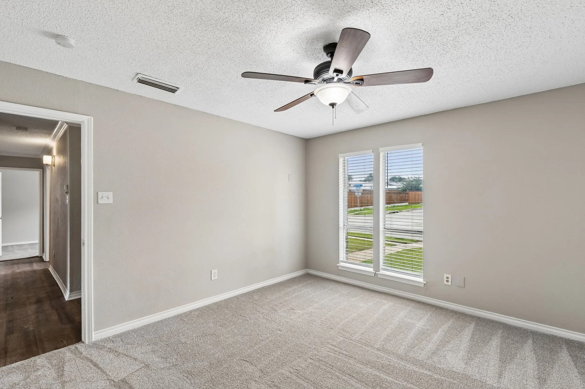Single Family Residence For Sale in Denton County , 2123 Sheraton Drive, Carrollton, Texas 75007, 4 Bedroom, 2 Bathroom, 2 Garage spaces, 1,524 Sqft, built in 1973, mls#21286621, Real Estate Agent in Carrollton, Homes For Sale in Denton county, Homes For Sale in Carrollton, Realtor in Carrollton Texas, Real Estate Brokerage Independent Realty Texas, Luminita Cordes Realtor