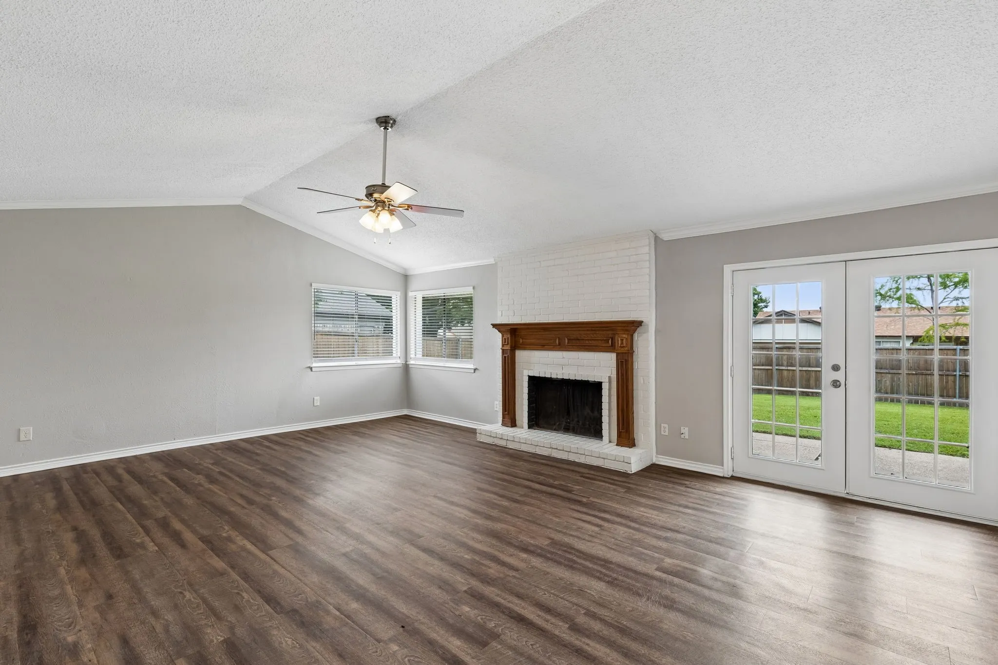 Single Family Residence For Sale in Denton County , 2123 Sheraton Drive, Carrollton, Texas 75007, 4 Bedroom, 2 Bathroom, 2 Garage spaces, 1,524 Sqft, built in 1973, mls#21286621, Real Estate Agent in Carrollton, Homes For Sale in Denton county, Homes For Sale in Carrollton, Realtor in Carrollton Texas, Real Estate Brokerage Independent Realty Texas, Luminita Cordes Realtor