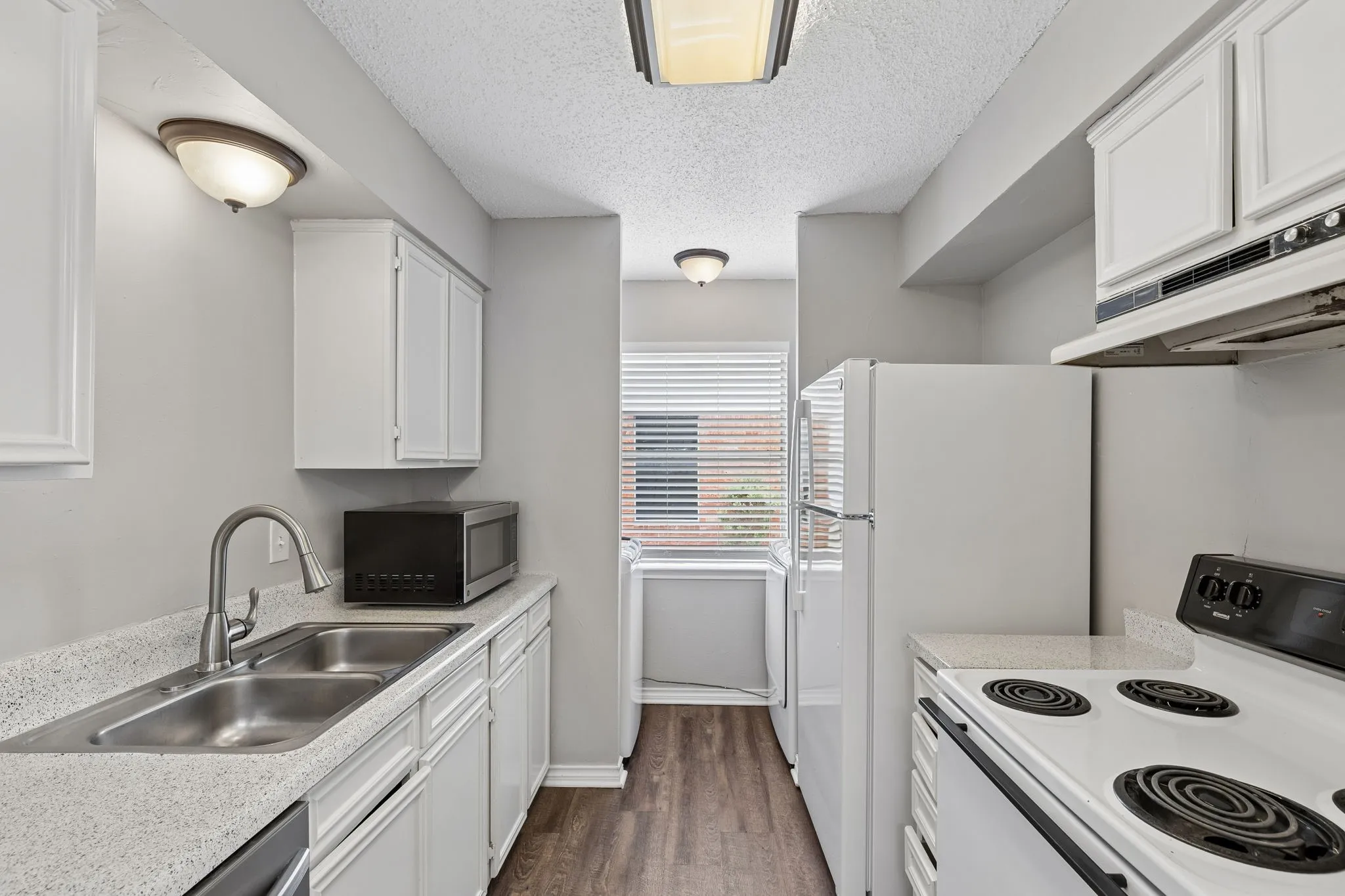 Single Family Residence For Sale in Denton County , 2123 Sheraton Drive, Carrollton, Texas 75007, 4 Bedroom, 2 Bathroom, 2 Garage spaces, 1,524 Sqft, built in 1973, mls#21286621, Real Estate Agent in Carrollton, Homes For Sale in Denton county, Homes For Sale in Carrollton, Realtor in Carrollton Texas, Real Estate Brokerage Independent Realty Texas, Luminita Cordes Realtor