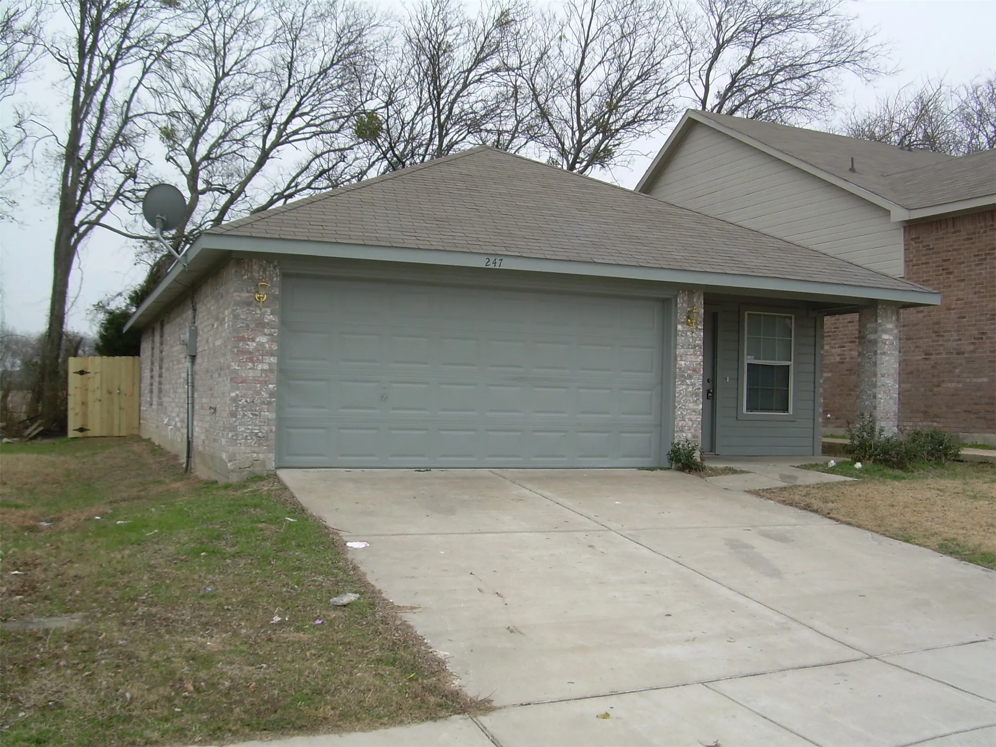 Single Family Residence For Rent in Dallas County , 247 Cliff Heights Circle, Dallas, Texas 75241, 3 Bedroom, 2 Bathroom, 2 Garage spaces, 1,166 Sqft, built in 2004, mls#21287946, Real Estate Agent in Dallas, Homes For Rent in Dallas county, Homes For Rent in Dallas, Realtor in Dallas Texas, Real Estate Brokerage Independent Realty Texas, Luminita Cordes Realtor