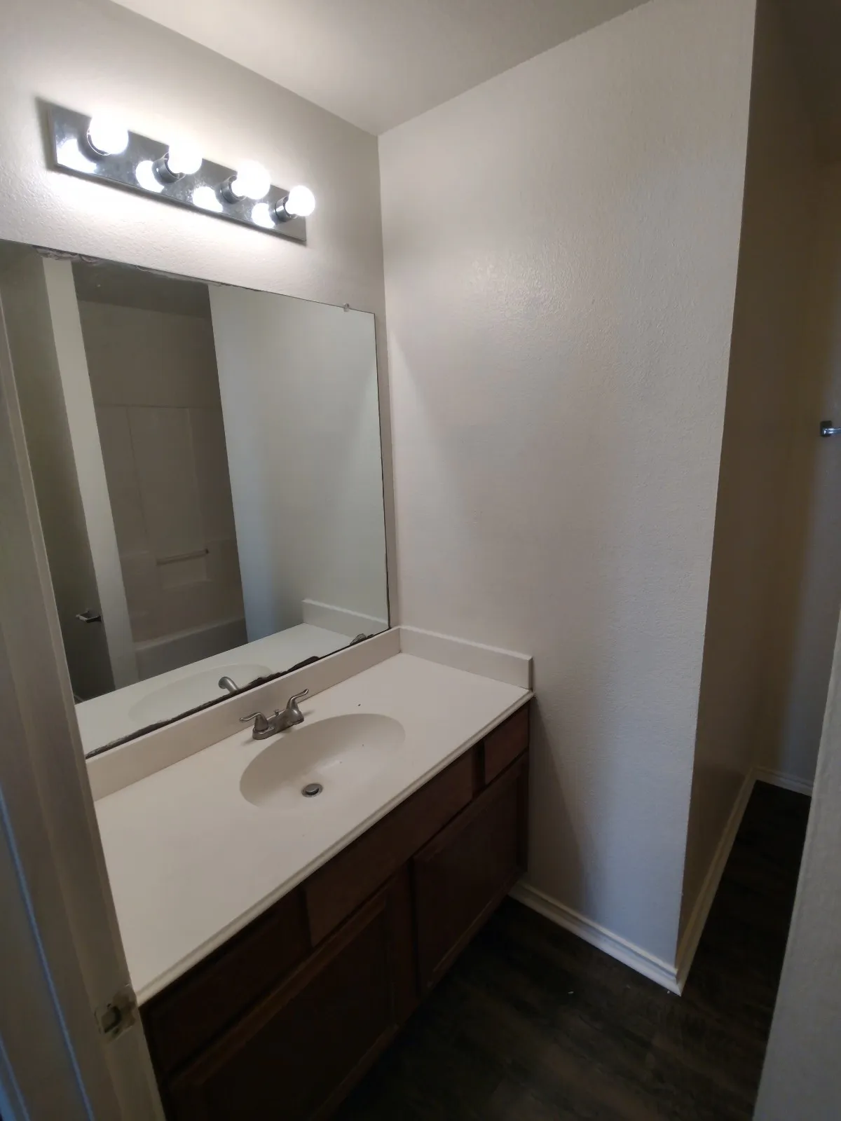 Single Family Residence For Rent in Dallas County , 247 Cliff Heights Circle, Dallas, Texas 75241, 3 Bedroom, 2 Bathroom, 2 Garage spaces, 1,166 Sqft, built in 2004, mls#21287946, Real Estate Agent in Dallas, Homes For Rent in Dallas county, Homes For Rent in Dallas, Realtor in Dallas Texas, Real Estate Brokerage Independent Realty Texas, Luminita Cordes Realtor