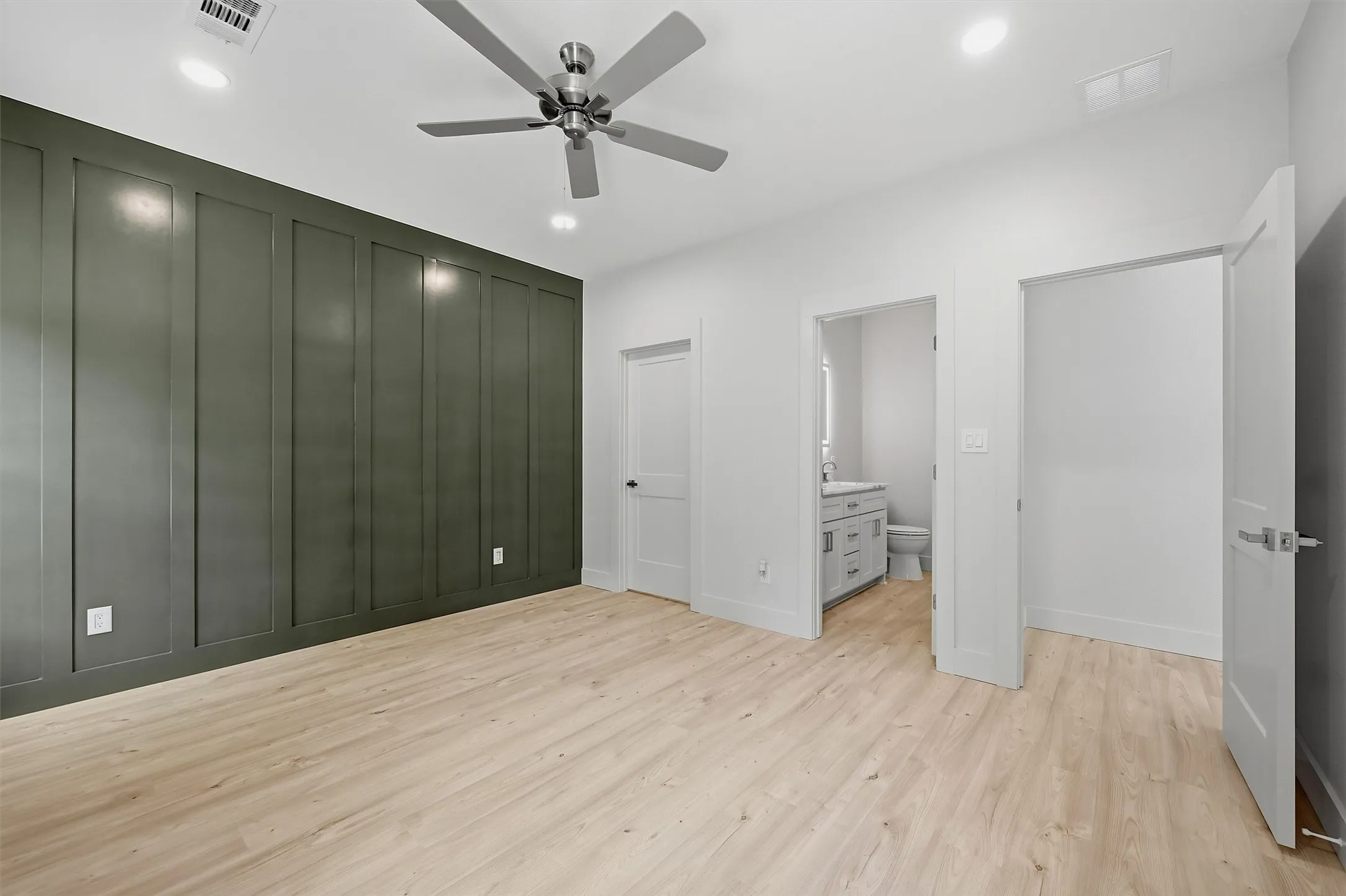 Single Family Residence For Sale in Grayson County , 110 W Hull Street, Denison, Texas 75021, 3 Bedroom, 2 Bathroom, 2 Garage spaces, 1,414 Sqft, built in 2026, mls#21286992, Real Estate Agent in Denison, Homes For Sale in Grayson county, Homes For Sale in Denison, Realtor in Denison Texas, Real Estate Brokerage Independent Realty Texas, Luminita Cordes Realtor