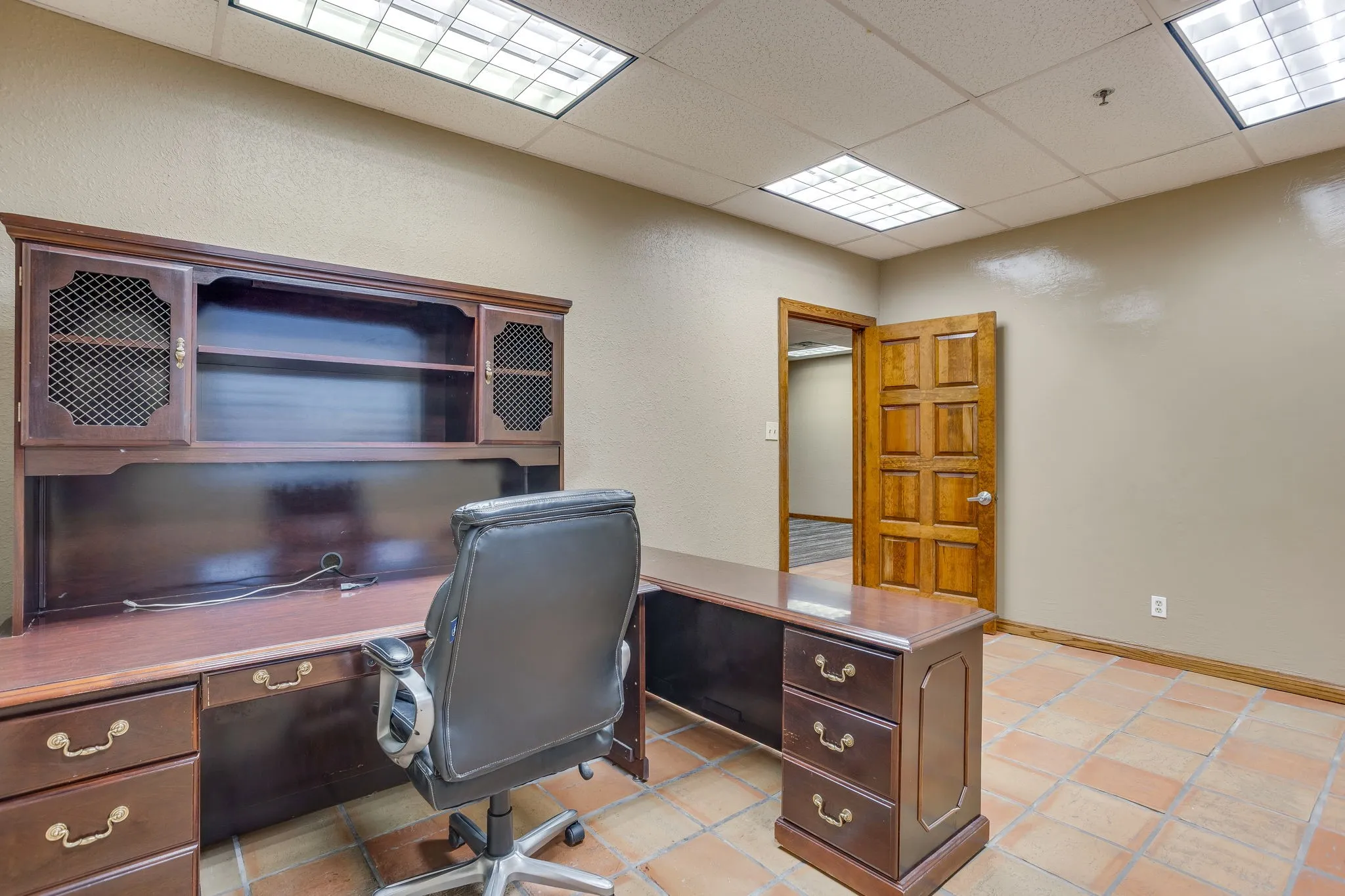 Office For Rent in Tarrant County , 3500 Noble Avenue, Fort Worth, Texas 76111, 0, 0, Garage spaces, 0 Sqft, built in 1985, Price $18, mls#21287978, Real Estate Agent in Fort Worth, Homes For Rent in Tarrant county, Homes For Rent in Fort Worth, Realtor in Fort Worth Texas, Real Estate Brokerage Independent Realty Texas, Luminita Cordes Realtor