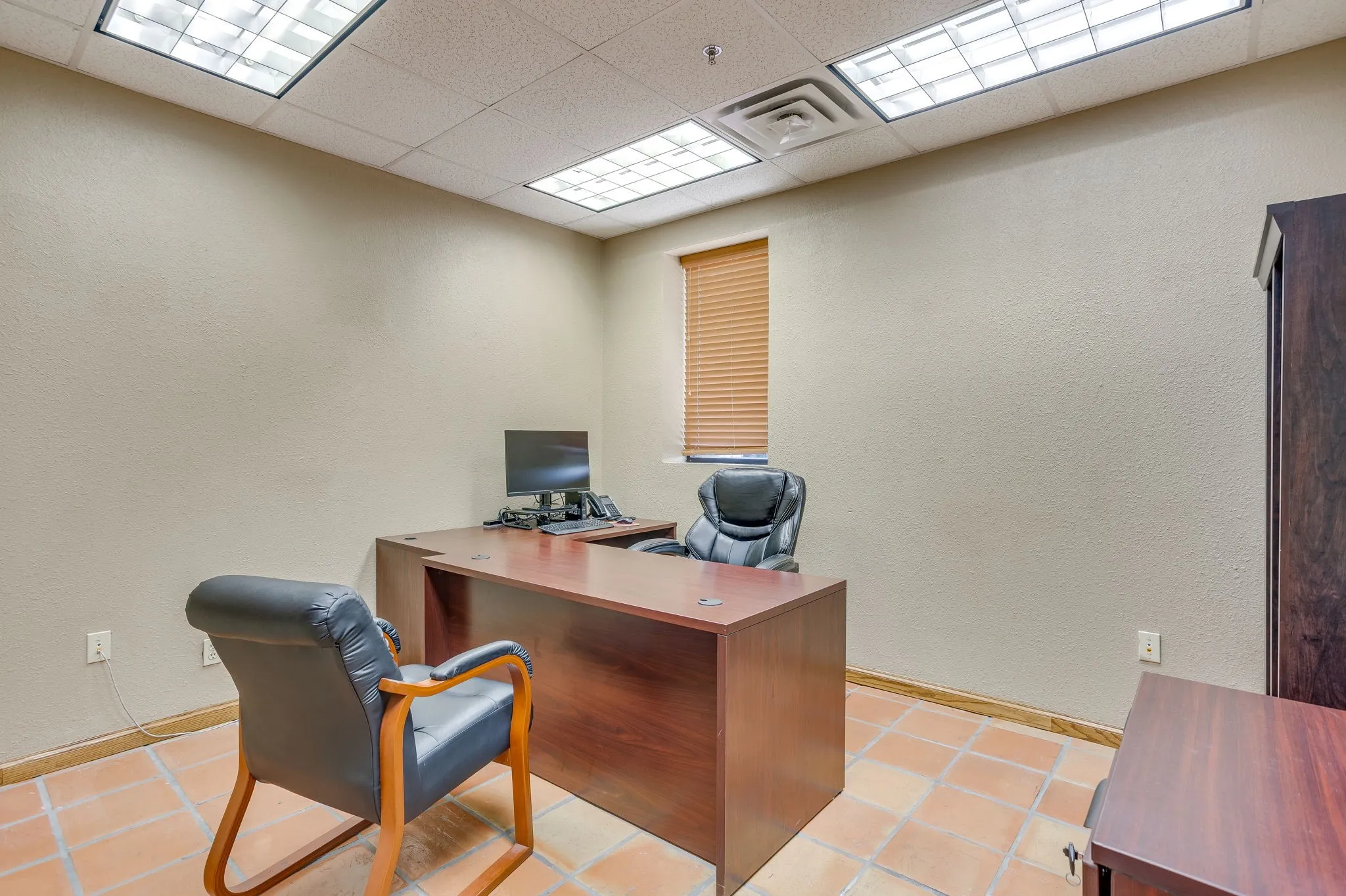Office For Rent in Tarrant County , 3500 Noble Avenue, Fort Worth, Texas 76111, 0, 0, Garage spaces, 0 Sqft, built in 1985, Price $18, mls#21287978, Real Estate Agent in Fort Worth, Homes For Rent in Tarrant county, Homes For Rent in Fort Worth, Realtor in Fort Worth Texas, Real Estate Brokerage Independent Realty Texas, Luminita Cordes Realtor