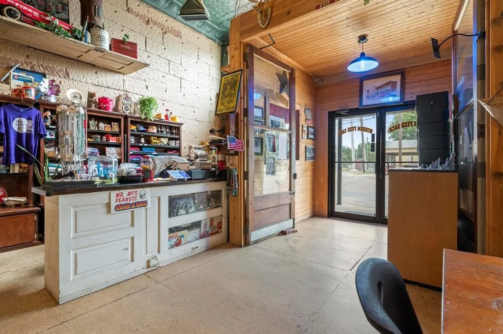 Business For Sale in Fannin County , 412 & 414 Main Street, Windom, Texas 75492, 0, 0, Garage spaces, 8,260 Sqft, built in 1918, mls#21286605, Real Estate Agent in Windom, Homes For Sale in Fannin county, Homes For Sale in Windom, Realtor in Windom Texas, Real Estate Brokerage Independent Realty Texas, Luminita Cordes Realtor