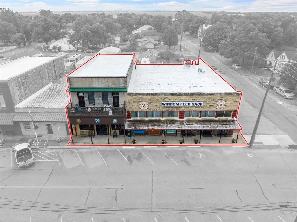 Business For Sale in Fannin County , 412 & 414 Main Street, Windom, Texas 75492, 0, 0, Garage spaces, 8,260 Sqft, built in 1918, mls#21286605, Real Estate Agent in Windom, Homes For Sale in Fannin county, Homes For Sale in Windom, Realtor in Windom Texas, Real Estate Brokerage Independent Realty Texas, Luminita Cordes Realtor