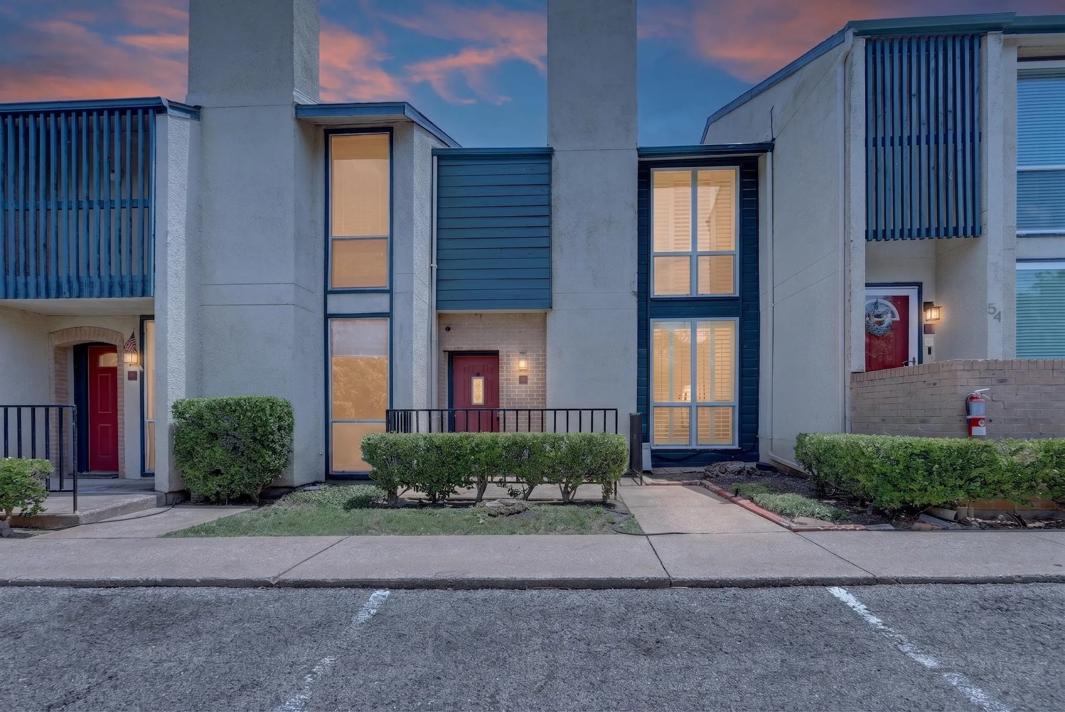 Condominium For Sale in Dallas County , 7175 Fair Oaks Avenue 55, Dallas, Texas 75231, 2 Bedrooms, 3 Bathrooms, Garage spaces, 1,171 Sqft, built in 1974, Price $165,000, mls#21274502, Real Estate Agent in Dallas, Homes For Sale in Dallas county, Homes For Sale in Dallas, Realtor in Dallas Texas, Real Estate Brokerage Independent Realty Texas, Luminita Cordes Realtor
