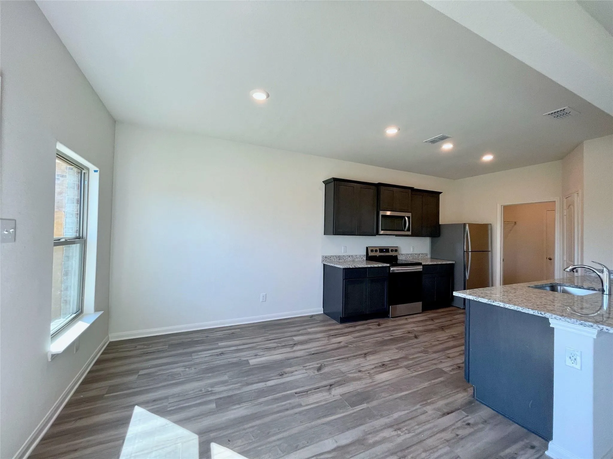 Single Family Residence For Sale in Dallas County , 1946 Canterbury Drive, Seagoville, Texas 75159, 4 Bedroom, 3 Bathroom, 2 Garage spaces, 2,209 Sqft, built in 2021, Price $304,000, mls#21287984, Real Estate Agent in Seagoville, Homes For Sale in Dallas county, Homes For Sale in Seagoville, Realtor in Seagoville Texas, Real Estate Brokerage Independent Realty Texas, Luminita Cordes Realtor