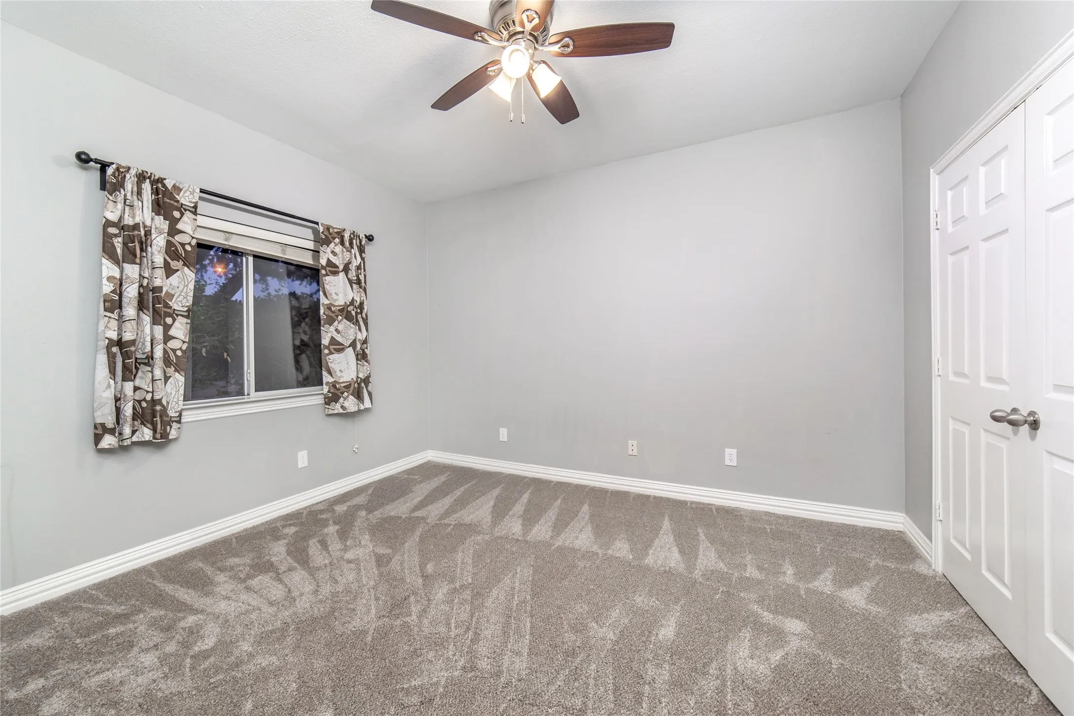 Single Family Residence For Rent in Collin County , 5801 Yeary Road, Plano, Texas 75093, 4 Bedroom, 3 Bathroom, 2 Garage spaces, 3,422 Sqft, built in 1997, mls#21287991, Real Estate Agent in Plano, Homes For Rent in Collin county, Homes For Rent in Plano, Realtor in Plano Texas, Real Estate Brokerage Independent Realty Texas, Luminita Cordes Realtor