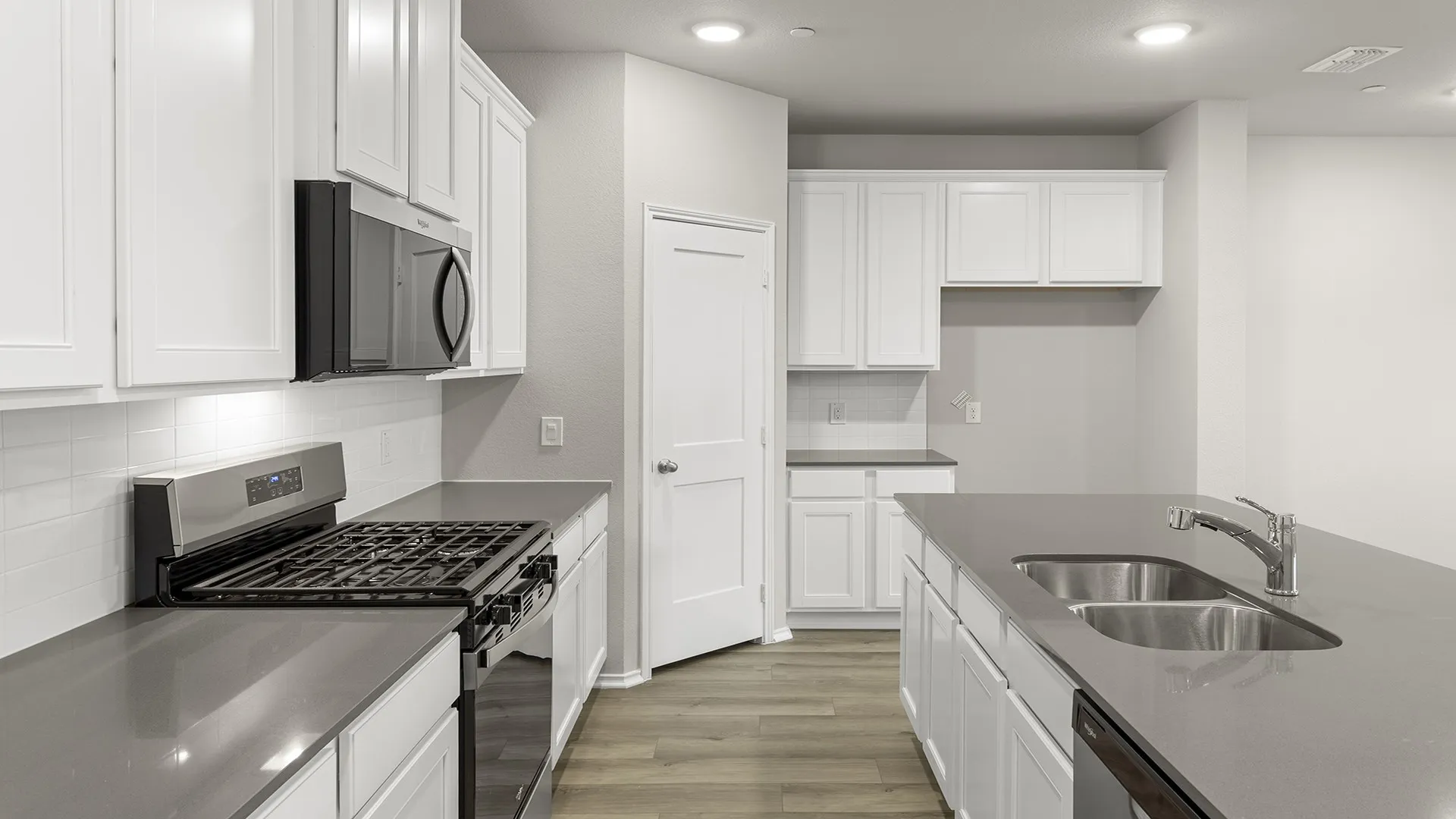 12. 1892 Indigo - Kitchen (4)