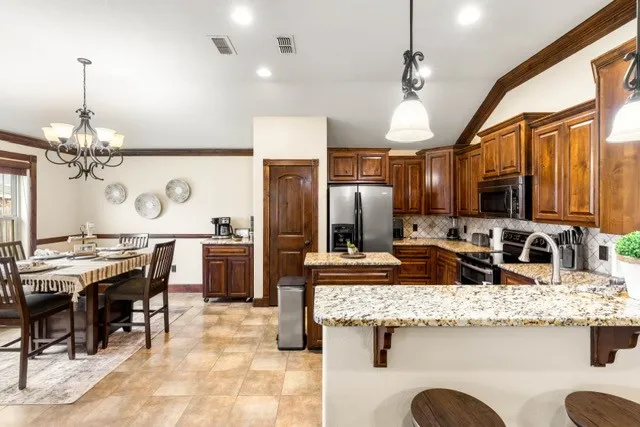 Single Family Residence For Rent in Taylor County , 1342 Lewis And Clark Trail, Abilene, Texas 79602, 3 Bedroom, 2 Bathroom, 2 Garage spaces, 1,572 Sqft, built in 2013, mls#21288001, Real Estate Agent in Abilene, Homes For Rent in Taylor county, Homes For Rent in Abilene, Realtor in Abilene Texas, Real Estate Brokerage Independent Realty Texas, Luminita Cordes Realtor