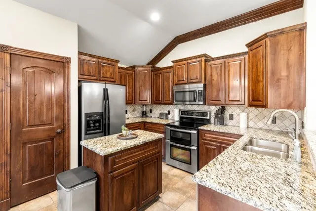 Single Family Residence For Rent in Taylor County , 1342 Lewis And Clark Trail, Abilene, Texas 79602, 3 Bedroom, 2 Bathroom, 2 Garage spaces, 1,572 Sqft, built in 2013, mls#21288001, Real Estate Agent in Abilene, Homes For Rent in Taylor county, Homes For Rent in Abilene, Realtor in Abilene Texas, Real Estate Brokerage Independent Realty Texas, Luminita Cordes Realtor