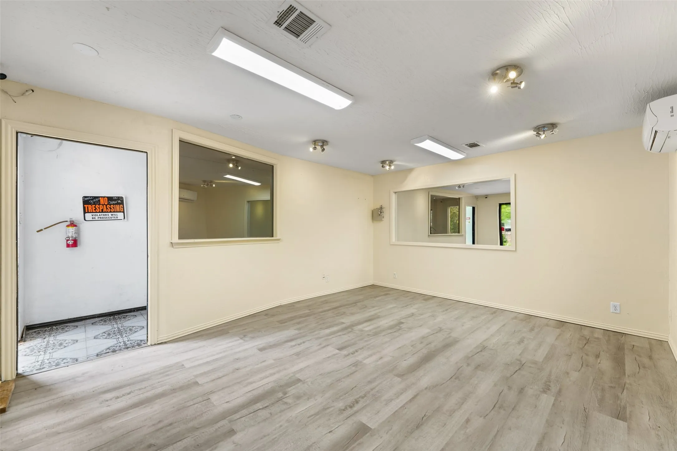 Business For Sale in Dallas County , 200 Cypress, Seagoville, Texas 75159, 0, 0, Garage spaces, 0 Sqft, built in 1960, Price $799,999, mls#21288007, Real Estate Agent in Seagoville, Homes For Sale in Dallas county, Homes For Sale in Seagoville, Realtor in Seagoville Texas, Real Estate Brokerage Independent Realty Texas, Luminita Cordes Realtor