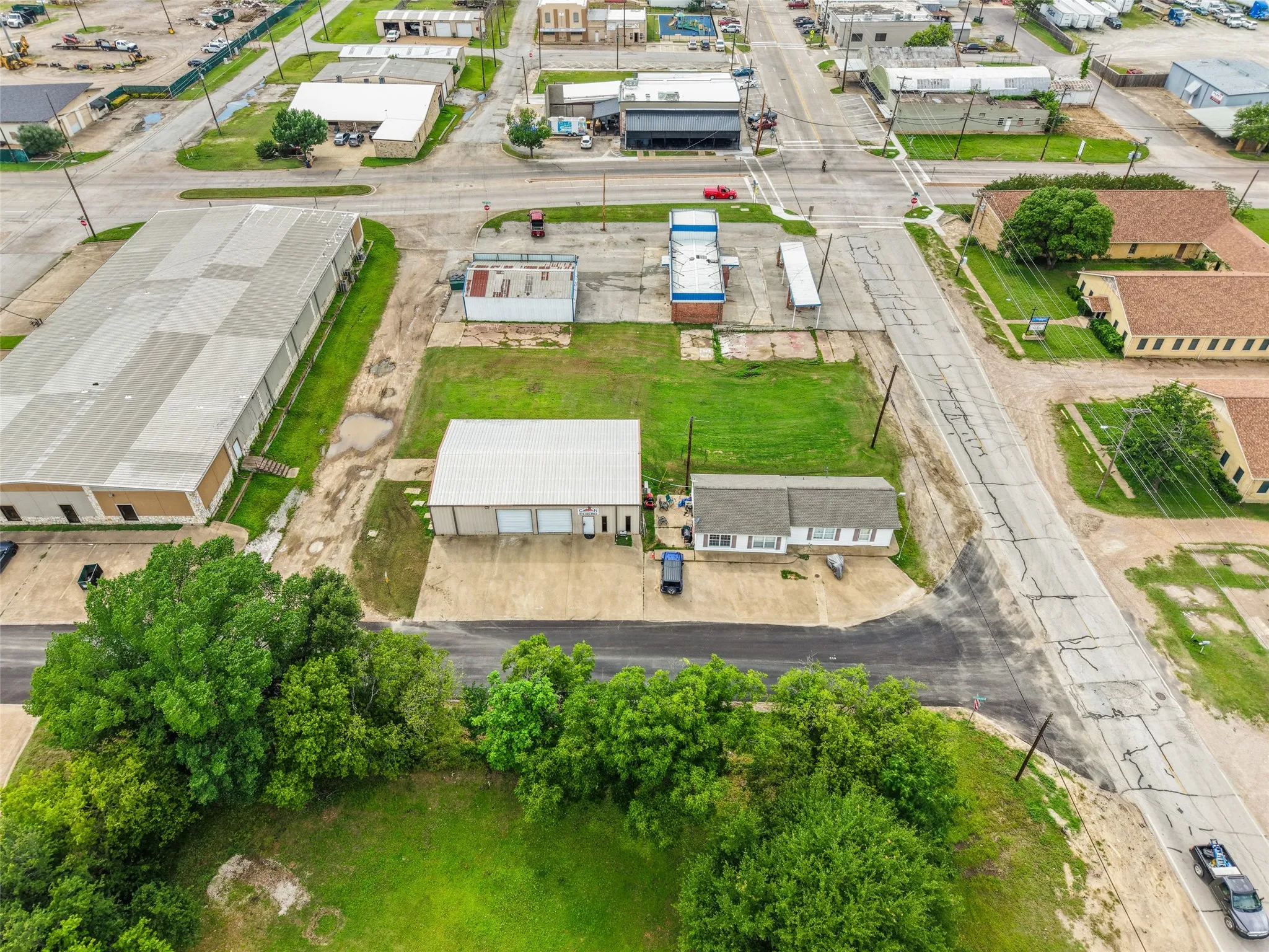 Business For Sale in Dallas County , 200 Cypress, Seagoville, Texas 75159, 0, 0, Garage spaces, 0 Sqft, built in 1960, Price $799,999, mls#21288007, Real Estate Agent in Seagoville, Homes For Sale in Dallas county, Homes For Sale in Seagoville, Realtor in Seagoville Texas, Real Estate Brokerage Independent Realty Texas, Luminita Cordes Realtor