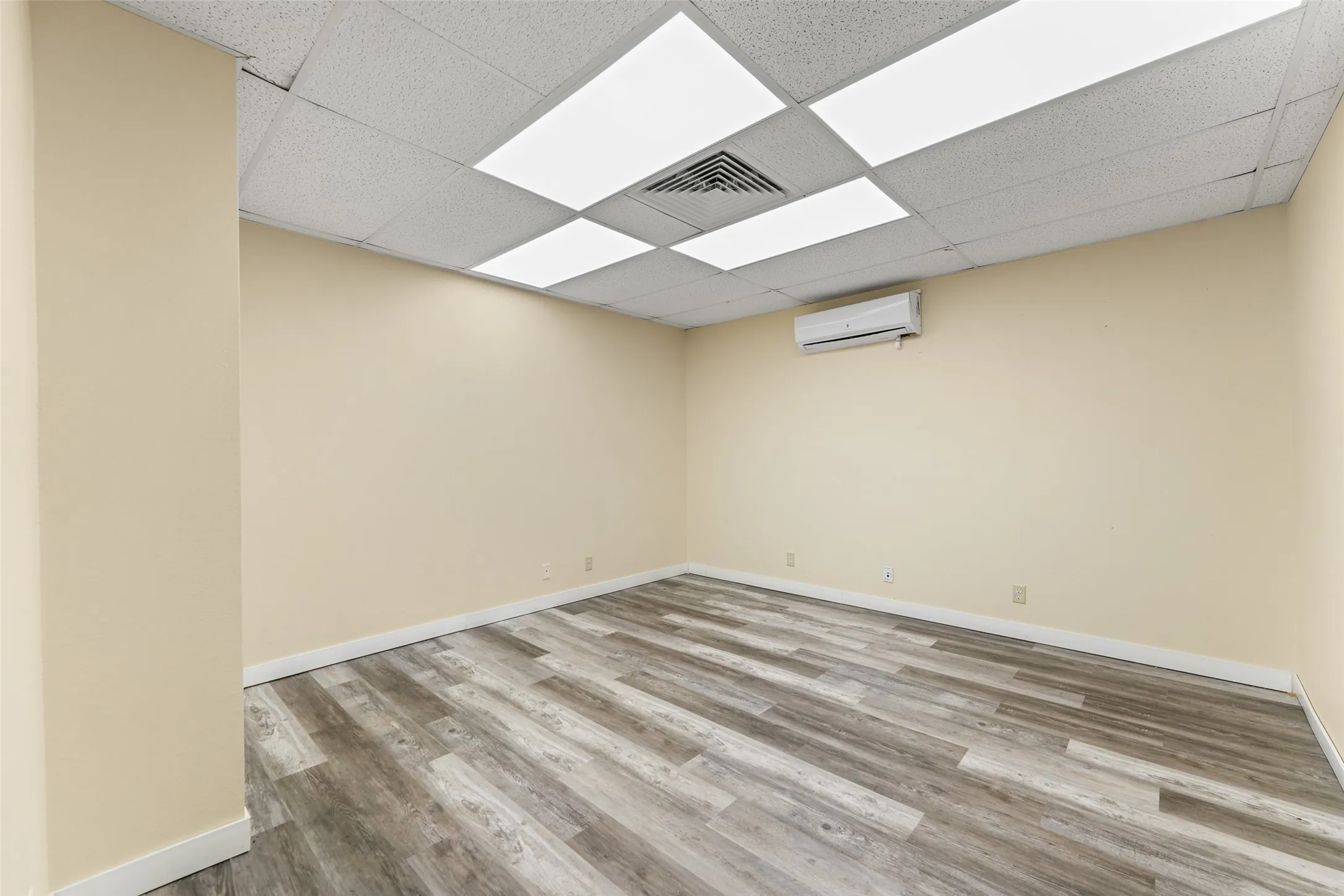 Business For Sale in Dallas County , 200 Cypress, Seagoville, Texas 75159, 0, 0, Garage spaces, 0 Sqft, built in 1960, Price $799,999, mls#21288007, Real Estate Agent in Seagoville, Homes For Sale in Dallas county, Homes For Sale in Seagoville, Realtor in Seagoville Texas, Real Estate Brokerage Independent Realty Texas, Luminita Cordes Realtor