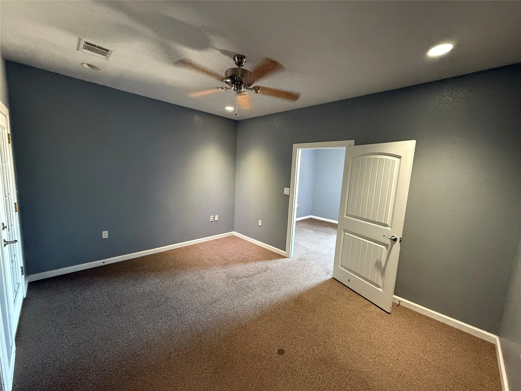 Industrial For Rent in Tarrant County , 6450 Appian Way, Fort Worth, Texas 76135, 0, 0, Garage spaces, 0 Sqft, built in 2011, Price $1,550, mls#21287992, Real Estate Agent in Fort Worth, Homes For Rent in Tarrant county, Homes For Rent in Fort Worth, Realtor in Fort Worth Texas, Real Estate Brokerage Independent Realty Texas, Luminita Cordes Realtor