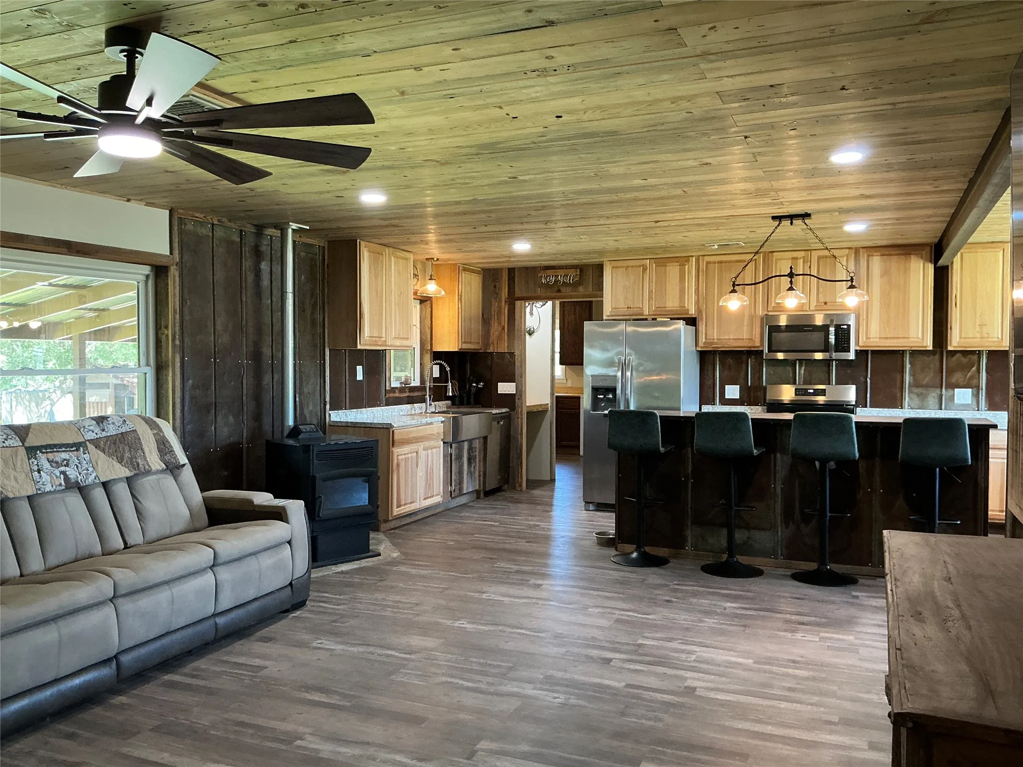 Farm For Sale in Comanche County , 3900 County Road 304a, Comanche, Texas 76442, 4 Bedroom, 3 Bathroom, Garage spaces, 1,650 Sqft, built in 1964, mls#21283708, Real Estate Agent in Comanche, Homes For Sale in Comanche county, Homes For Sale in Comanche, Realtor in Comanche Texas, Real Estate Brokerage Independent Realty Texas, Luminita Cordes Realtor