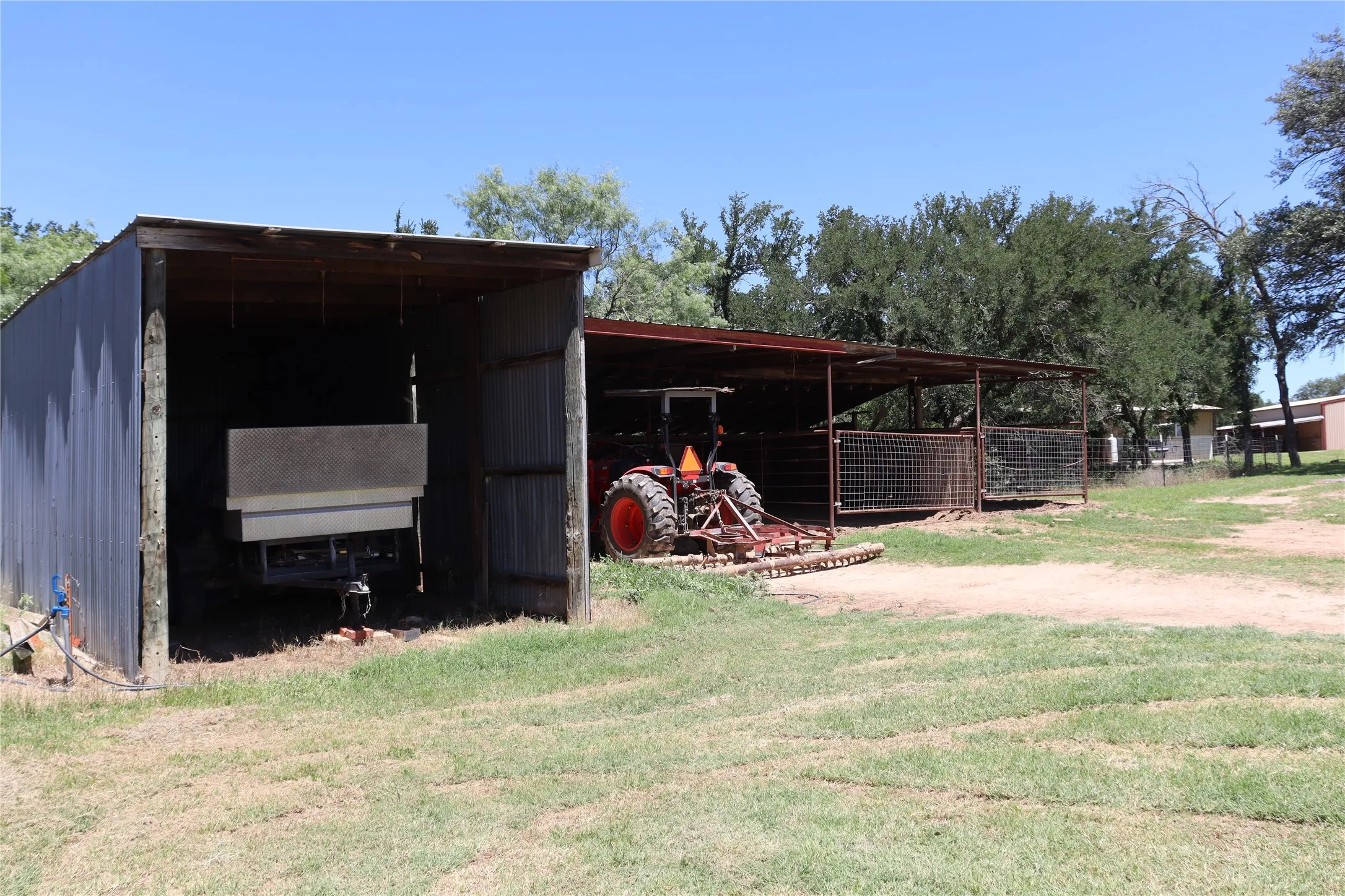 Farm For Sale in Comanche County , 3900 County Road 304a, Comanche, Texas 76442, 4 Bedroom, 3 Bathroom, Garage spaces, 1,650 Sqft, built in 1964, mls#21283708, Real Estate Agent in Comanche, Homes For Sale in Comanche county, Homes For Sale in Comanche, Realtor in Comanche Texas, Real Estate Brokerage Independent Realty Texas, Luminita Cordes Realtor