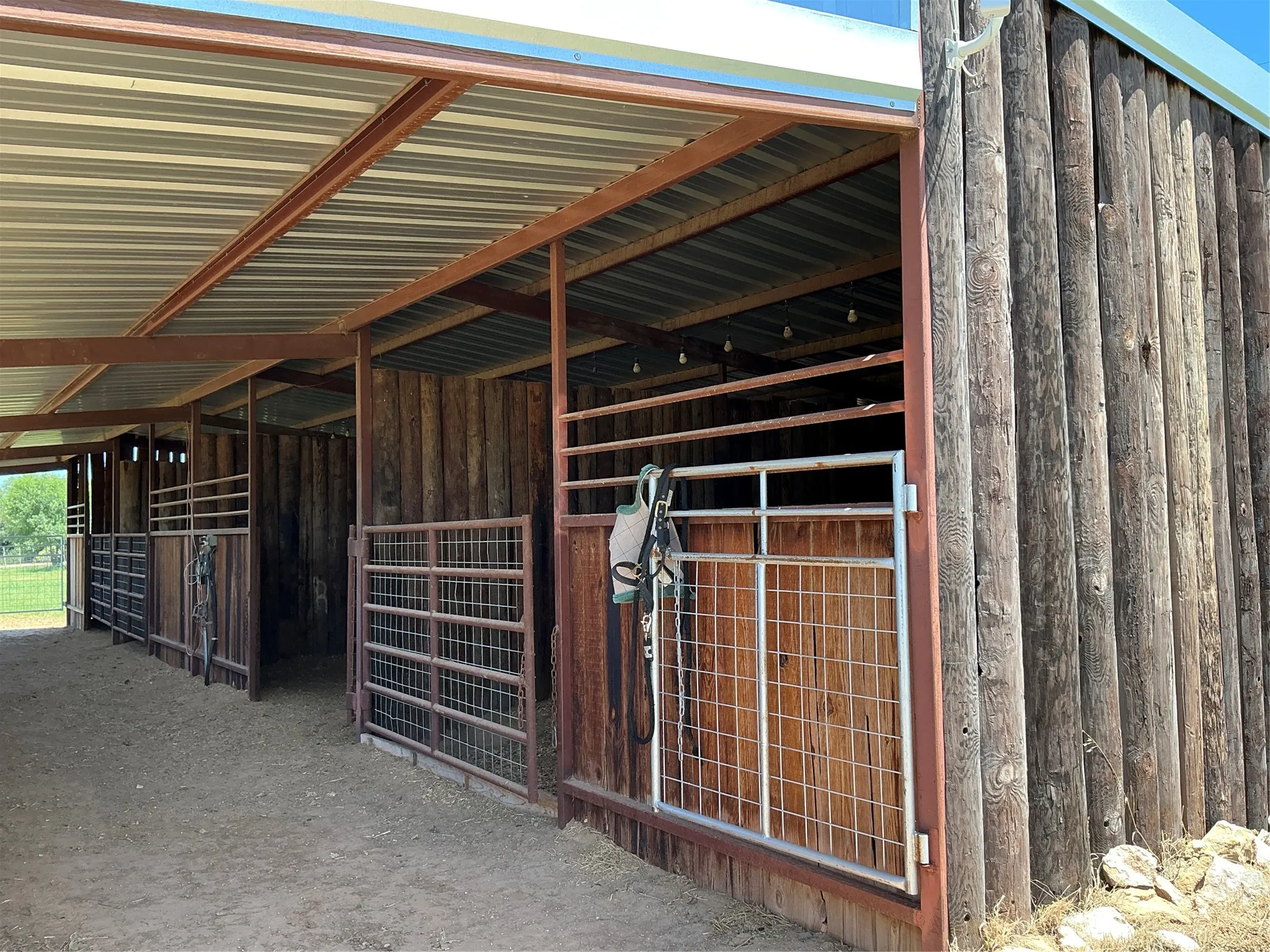 Farm For Sale in Comanche County , 3900 County Road 304a, Comanche, Texas 76442, 4 Bedroom, 3 Bathroom, Garage spaces, 1,650 Sqft, built in 1964, mls#21283708, Real Estate Agent in Comanche, Homes For Sale in Comanche county, Homes For Sale in Comanche, Realtor in Comanche Texas, Real Estate Brokerage Independent Realty Texas, Luminita Cordes Realtor