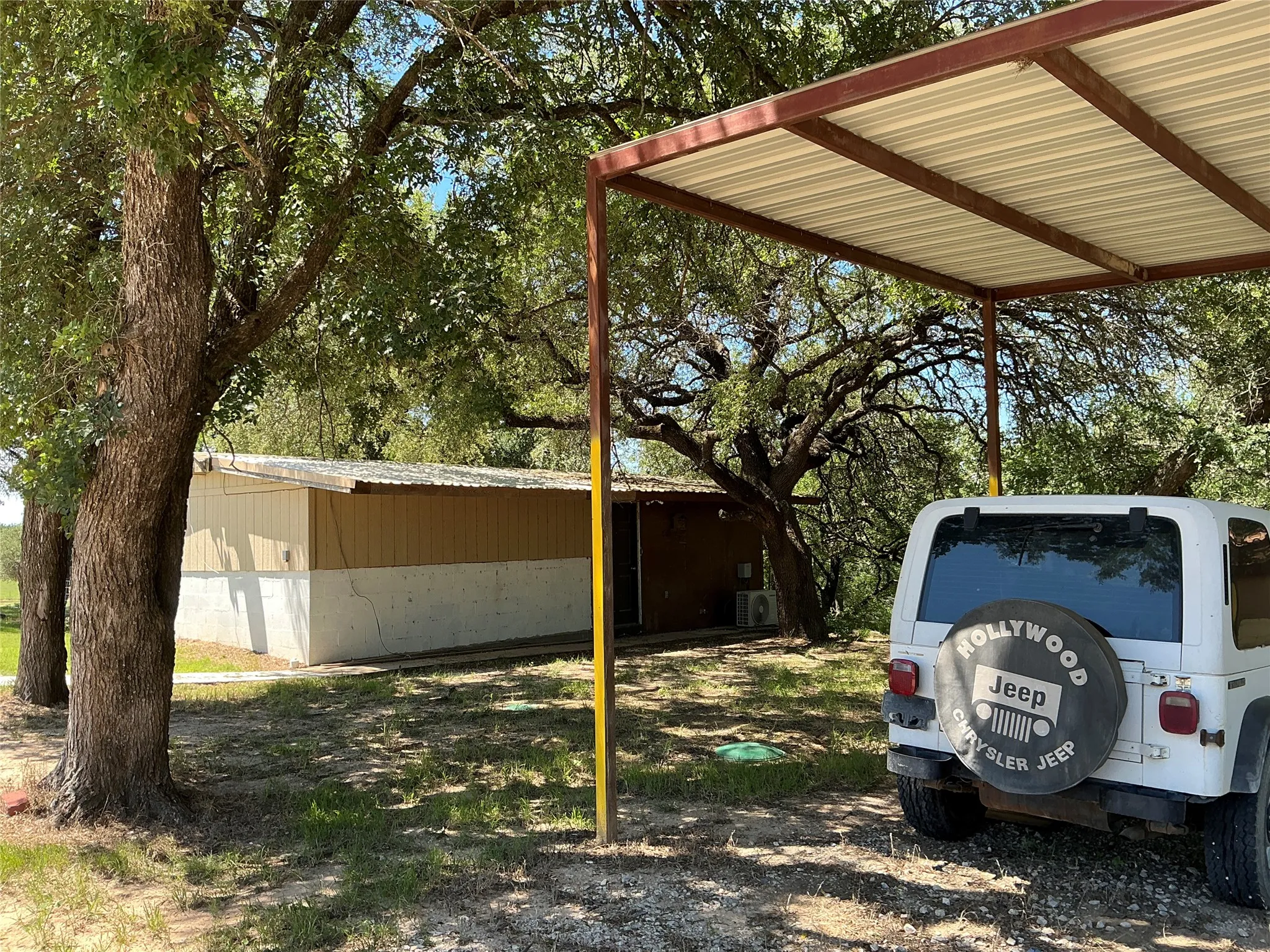 Farm For Sale in Comanche County , 3900 County Road 304a, Comanche, Texas 76442, 4 Bedroom, 3 Bathroom, Garage spaces, 1,650 Sqft, built in 1964, mls#21283708, Real Estate Agent in Comanche, Homes For Sale in Comanche county, Homes For Sale in Comanche, Realtor in Comanche Texas, Real Estate Brokerage Independent Realty Texas, Luminita Cordes Realtor