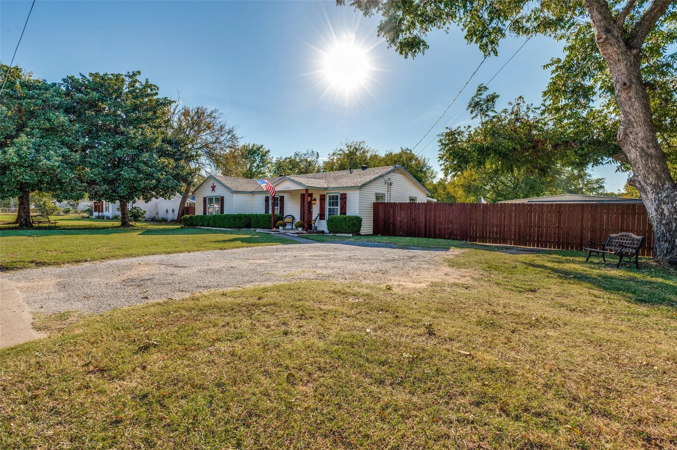 Single Family Residence For Sale in Tarrant County , 2601 Murphy Drive, Bedford, Texas 76021, 3 Bedroom, 1 Bathroom, Garage spaces, 1,390 Sqft, built in 1952, mls#21287050, Real Estate Agent in Bedford, Homes For Sale in Tarrant county, Homes For Sale in Bedford, Realtor in Bedford Texas, Real Estate Brokerage Independent Realty Texas, Luminita Cordes Realtor