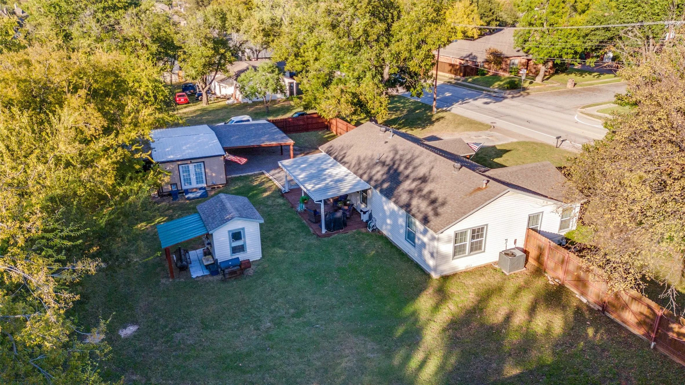Single Family Residence For Sale in Tarrant County , 2601 Murphy Drive, Bedford, Texas 76021, 3 Bedroom, 1 Bathroom, Garage spaces, 1,390 Sqft, built in 1952, mls#21287050, Real Estate Agent in Bedford, Homes For Sale in Tarrant county, Homes For Sale in Bedford, Realtor in Bedford Texas, Real Estate Brokerage Independent Realty Texas, Luminita Cordes Realtor