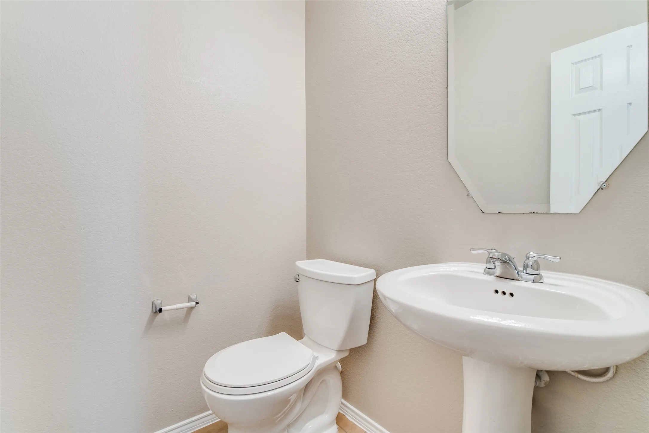 Single Family Residence For Rent in Hunt County , 1229 Land Oak Road, Royse City, Texas 75189, 4 Bedroom, 3 Bathroom, 2 Garage spaces, 1,893 Sqft, built in 2014, mls#21288036, Real Estate Agent in Royse City, Homes For Rent in Hunt county, Homes For Rent in Royse City, Realtor in Royse City Texas, Real Estate Brokerage Independent Realty Texas, Luminita Cordes Realtor