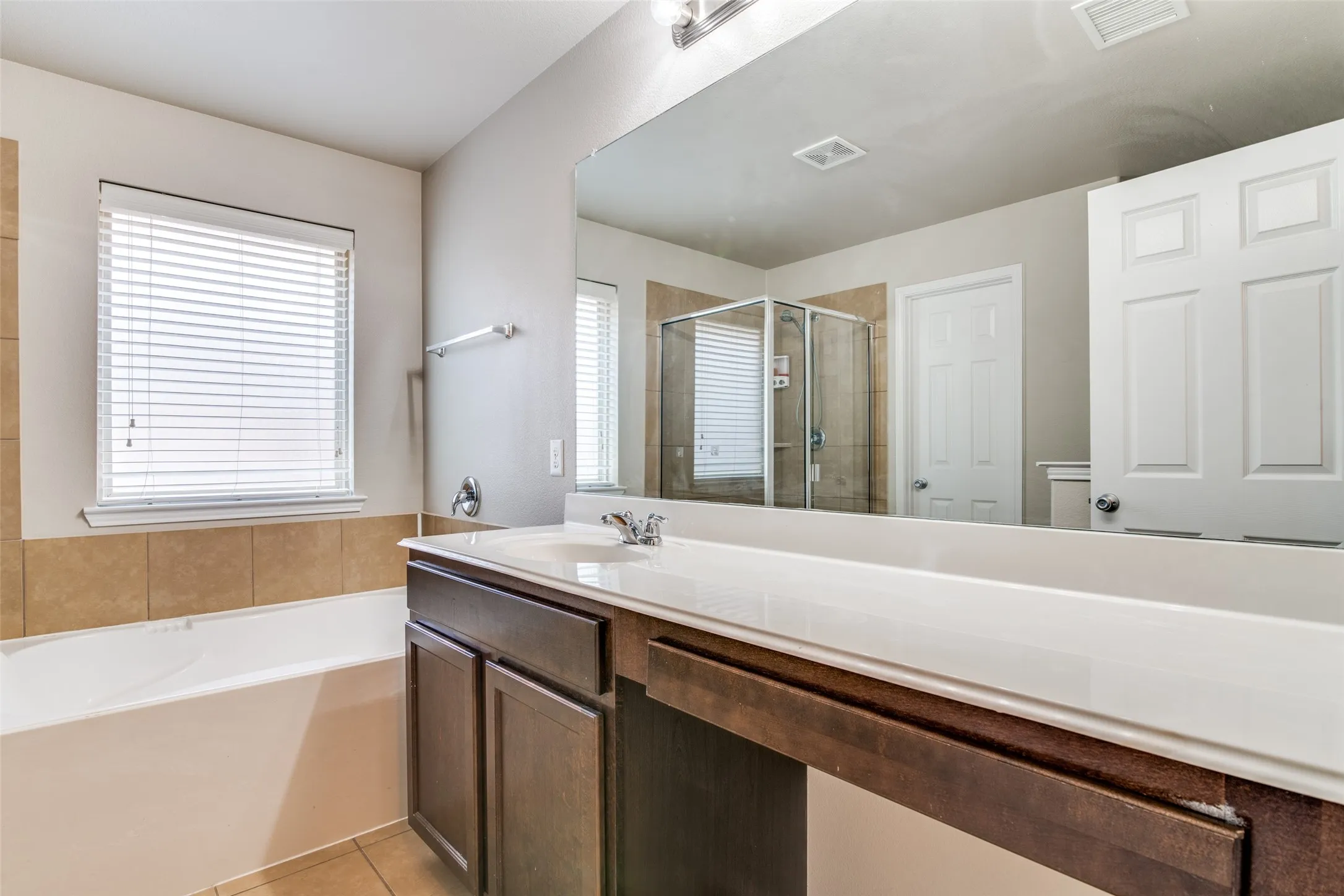 Single Family Residence For Rent in Hunt County , 1229 Land Oak Road, Royse City, Texas 75189, 4 Bedroom, 3 Bathroom, 2 Garage spaces, 1,893 Sqft, built in 2014, mls#21288036, Real Estate Agent in Royse City, Homes For Rent in Hunt county, Homes For Rent in Royse City, Realtor in Royse City Texas, Real Estate Brokerage Independent Realty Texas, Luminita Cordes Realtor