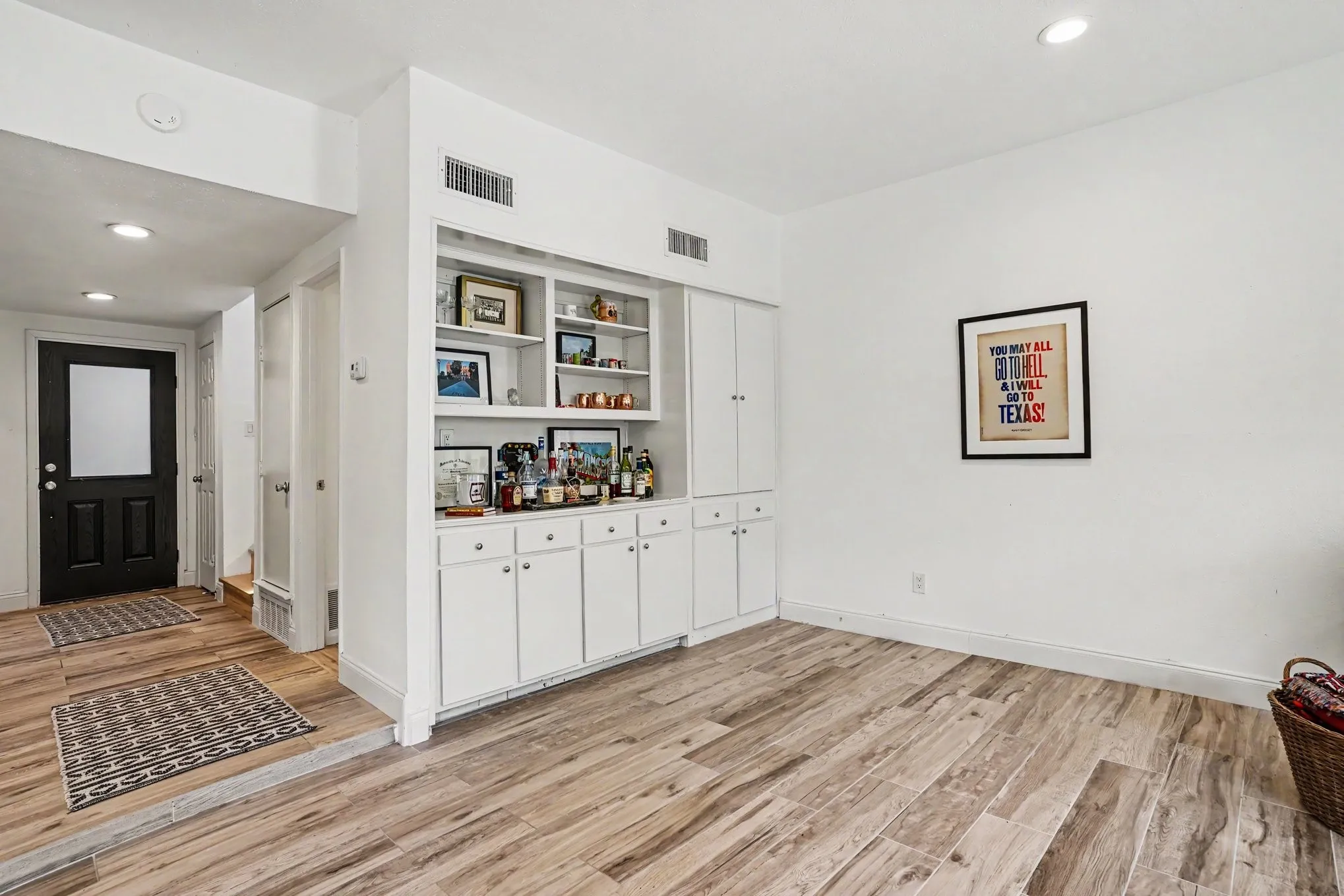 Townhouse For Rent in Dallas County , 12368 Montego Plaza, Dallas, Texas 75230, 2 Bedroom, 3 Bathroom, 2 Garage spaces, 2,280 Sqft, built in 1979, mls#21280131, Real Estate Agent in Dallas, Homes For Rent in Dallas county, Homes For Rent in Dallas, Realtor in Dallas Texas, Real Estate Brokerage Independent Realty Texas, Luminita Cordes Realtor
