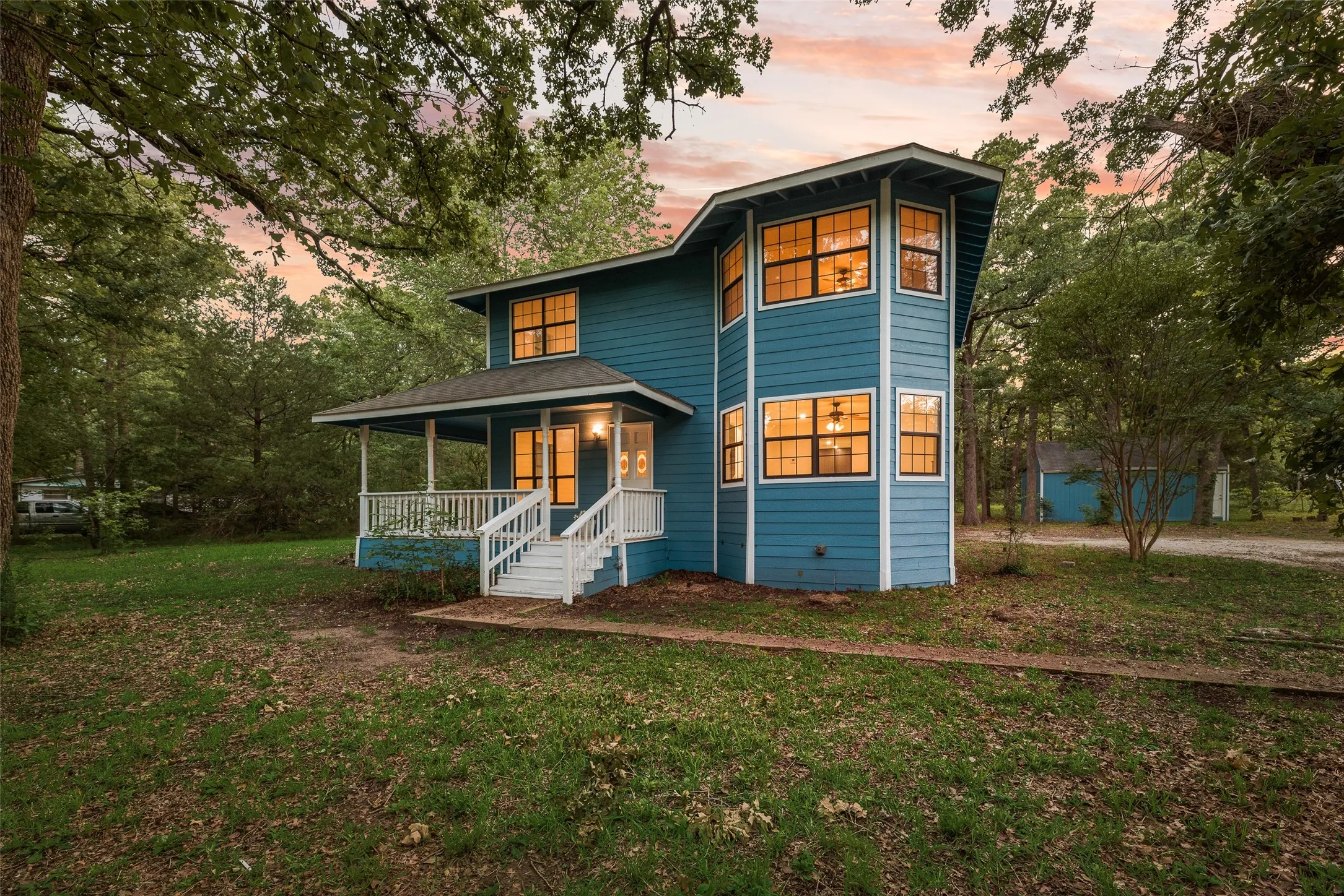 Single Family Residence For Sale in Hunt County , 7680 Private Road 2576, Quinlan, Texas 75474, 3 Bedroom, 3 Bathroom, Garage spaces, 1,656 Sqft, built in 1994, mls#21274988, Real Estate Agent in Quinlan, Homes For Sale in Hunt county, Homes For Sale in Quinlan, Realtor in Quinlan Texas, Real Estate Brokerage Independent Realty Texas, Luminita Cordes Realtor