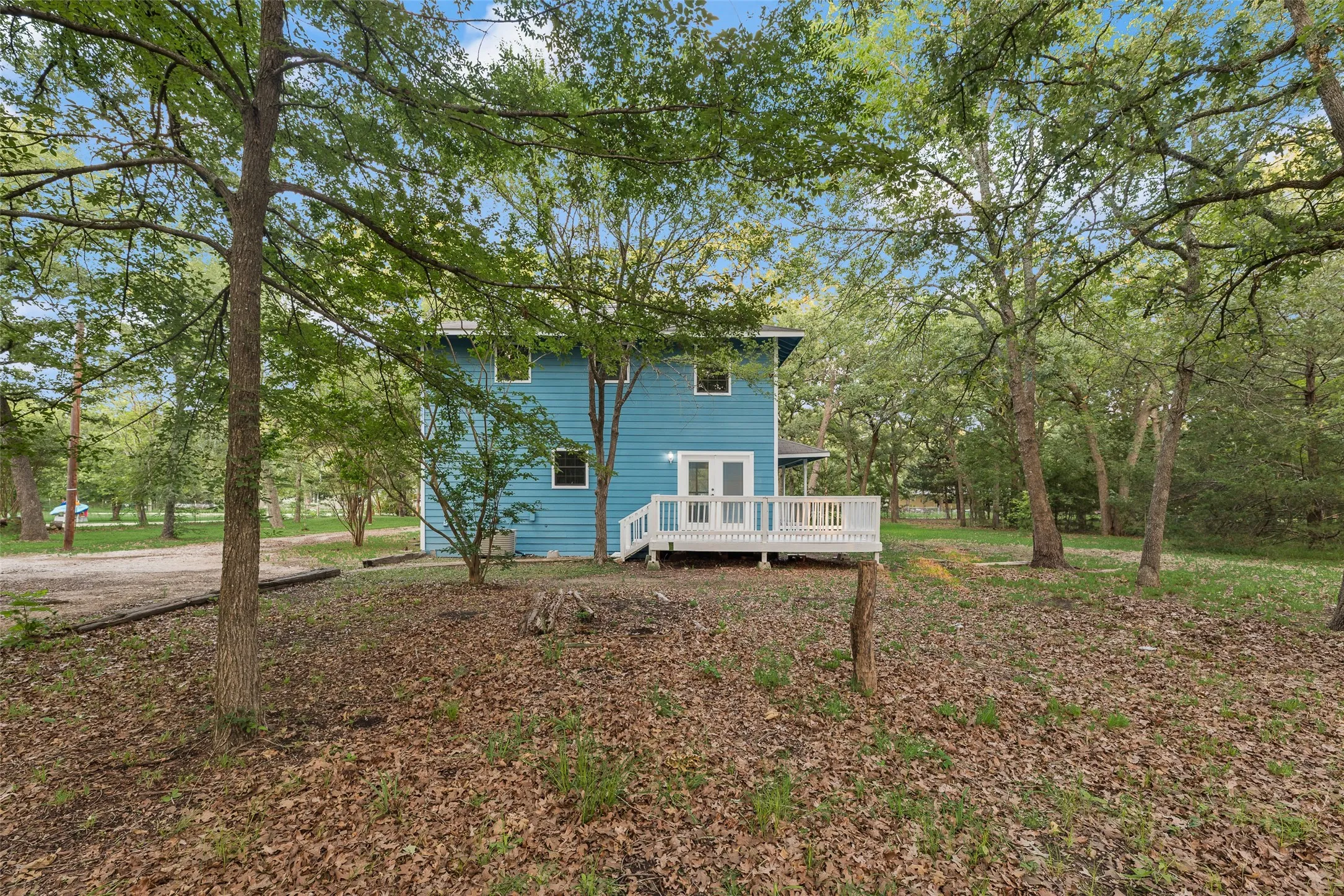 Single Family Residence For Sale in Hunt County , 7680 Private Road 2576, Quinlan, Texas 75474, 3 Bedroom, 3 Bathroom, Garage spaces, 1,656 Sqft, built in 1994, mls#21274988, Real Estate Agent in Quinlan, Homes For Sale in Hunt county, Homes For Sale in Quinlan, Realtor in Quinlan Texas, Real Estate Brokerage Independent Realty Texas, Luminita Cordes Realtor