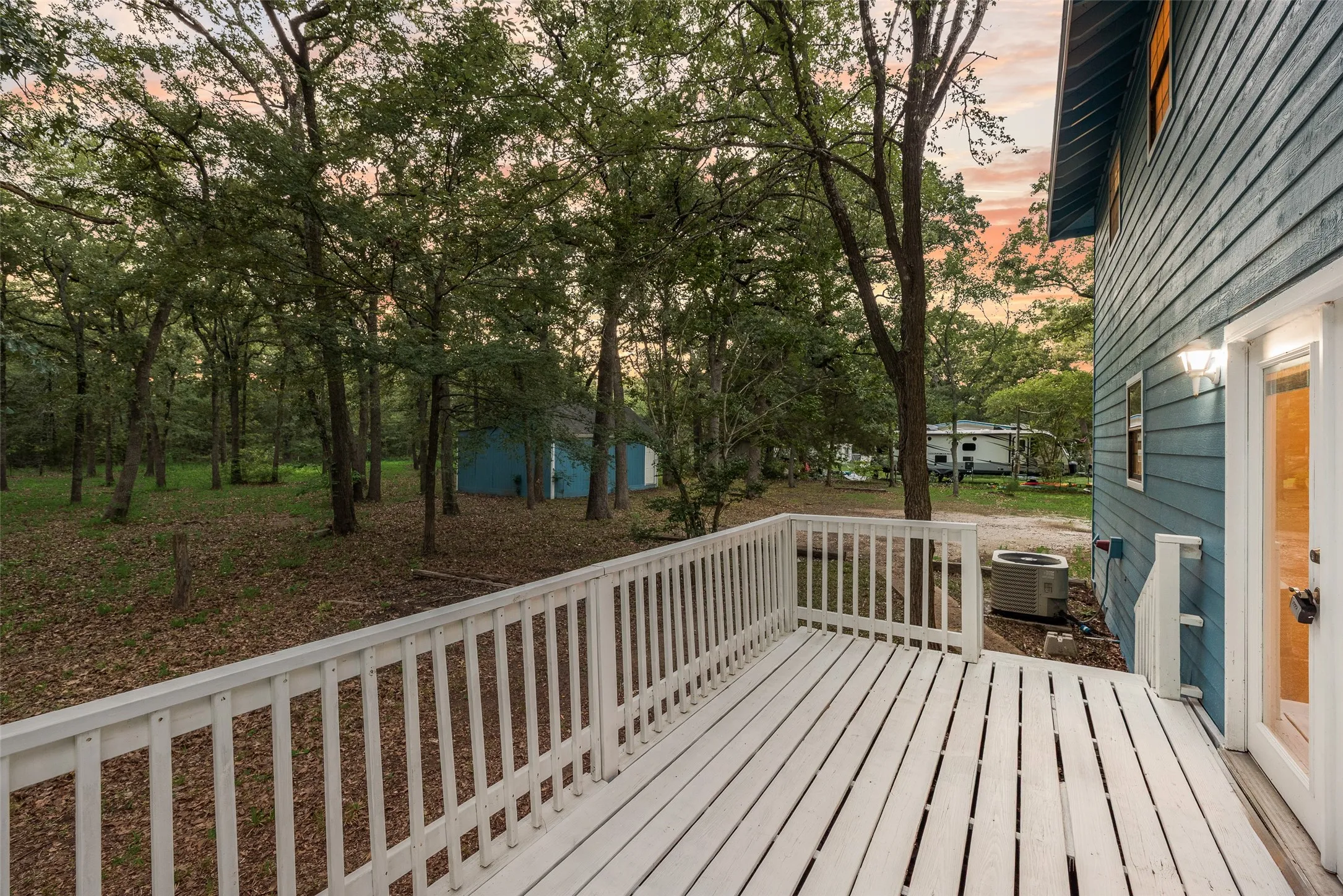 Single Family Residence For Sale in Hunt County , 7680 Private Road 2576, Quinlan, Texas 75474, 3 Bedroom, 3 Bathroom, Garage spaces, 1,656 Sqft, built in 1994, mls#21274988, Real Estate Agent in Quinlan, Homes For Sale in Hunt county, Homes For Sale in Quinlan, Realtor in Quinlan Texas, Real Estate Brokerage Independent Realty Texas, Luminita Cordes Realtor