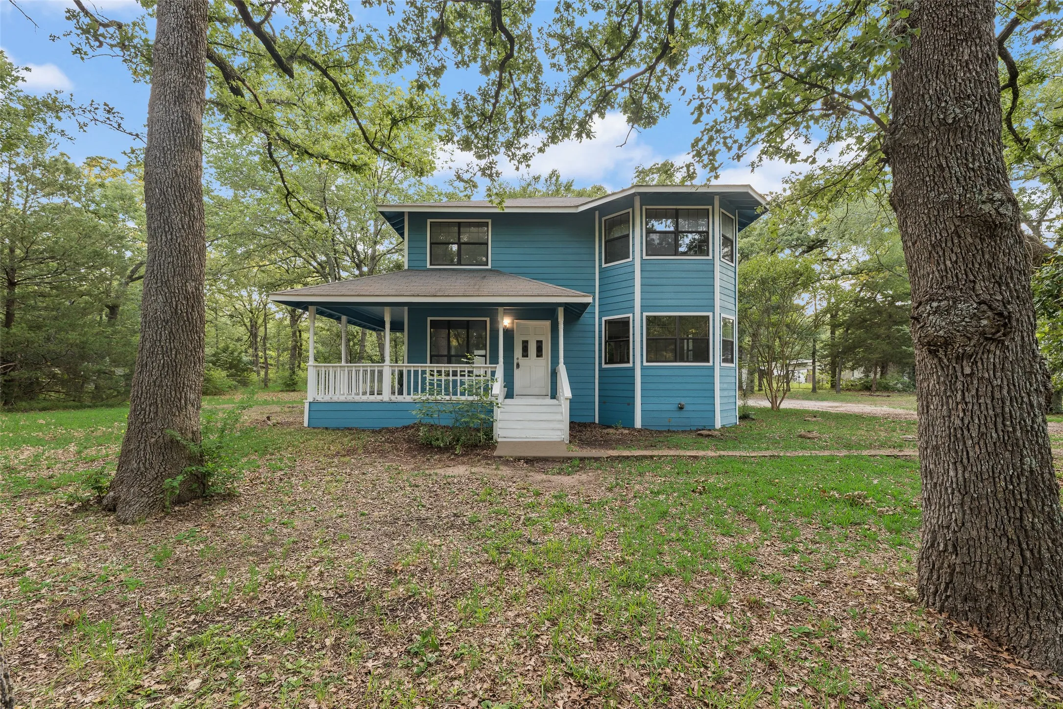 Single Family Residence For Sale in Hunt County , 7680 Private Road 2576, Quinlan, Texas 75474, 3 Bedroom, 3 Bathroom, Garage spaces, 1,656 Sqft, built in 1994, mls#21274988, Real Estate Agent in Quinlan, Homes For Sale in Hunt county, Homes For Sale in Quinlan, Realtor in Quinlan Texas, Real Estate Brokerage Independent Realty Texas, Luminita Cordes Realtor