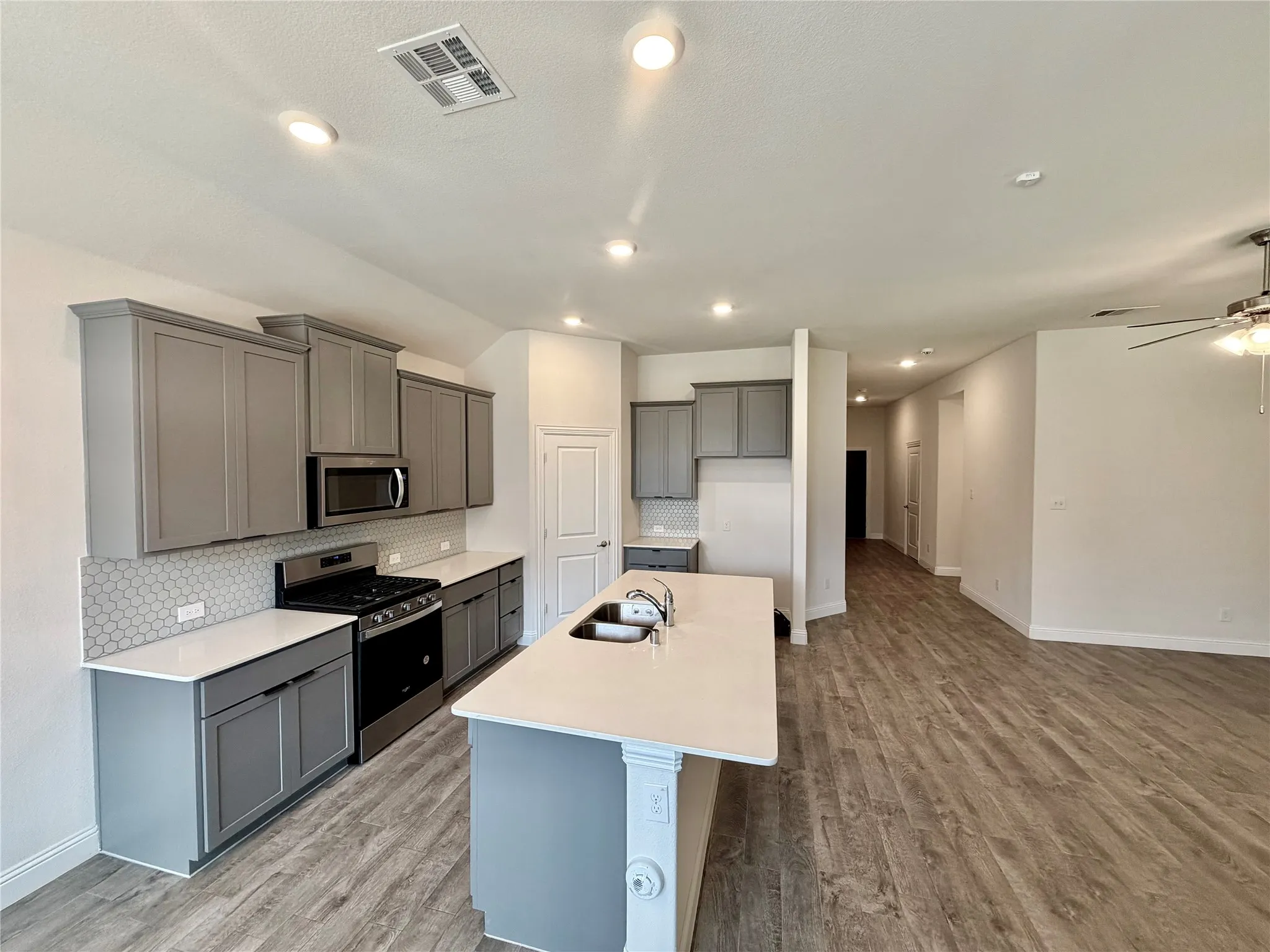Single Family Residence For Rent in Kaufman County , 4175 Beamer Drive, Forney, Texas 75126, 4 Bedroom, 2 Bathroom, 2 Garage spaces, 1,830 Sqft, built in 2022, mls#21277303, Real Estate Agent in Forney, Homes For Rent in Kaufman county, Homes For Rent in Forney, Realtor in Forney Texas, Real Estate Brokerage Independent Realty Texas, Luminita Cordes Realtor