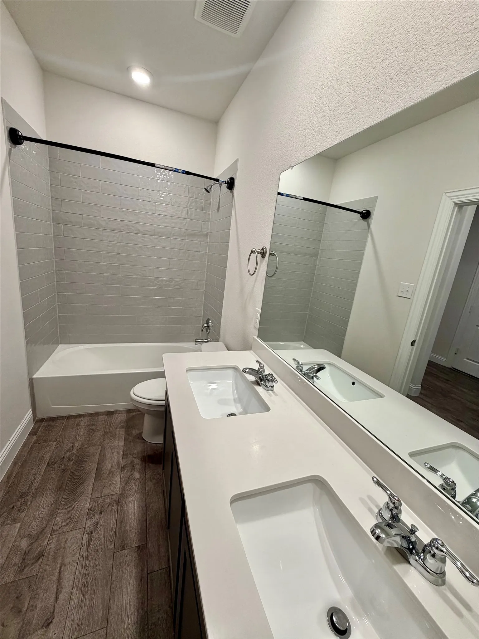 Single Family Residence For Rent in Kaufman County , 4175 Beamer Drive, Forney, Texas 75126, 4 Bedroom, 2 Bathroom, 2 Garage spaces, 1,830 Sqft, built in 2022, mls#21277303, Real Estate Agent in Forney, Homes For Rent in Kaufman county, Homes For Rent in Forney, Realtor in Forney Texas, Real Estate Brokerage Independent Realty Texas, Luminita Cordes Realtor