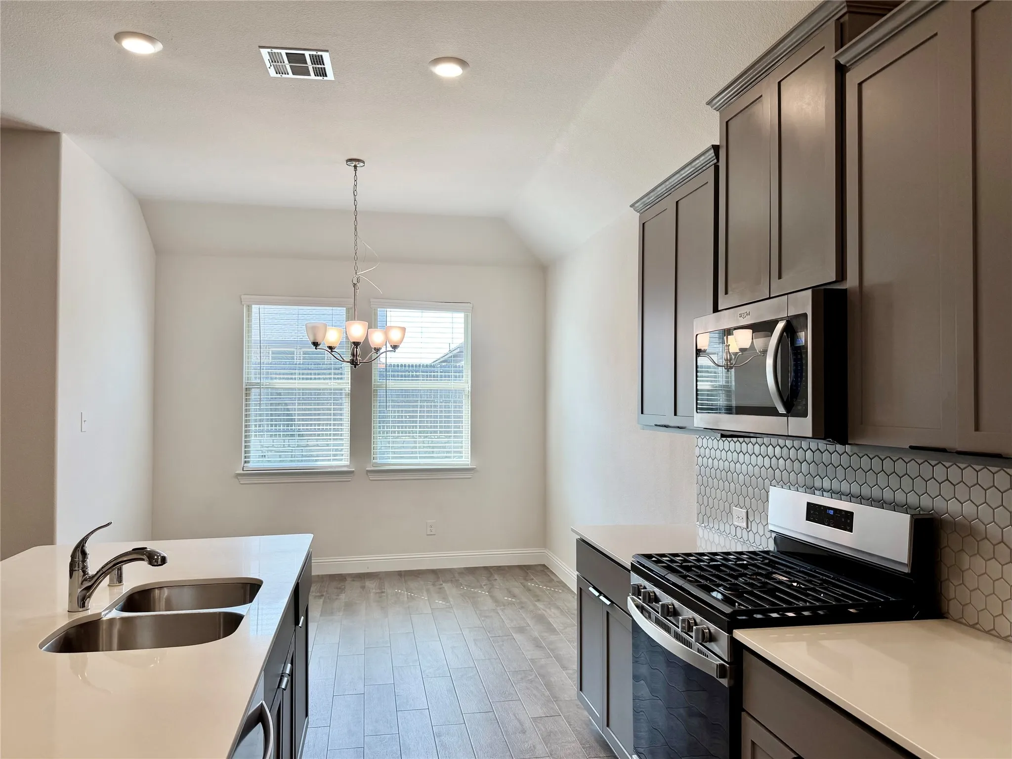 Single Family Residence For Rent in Kaufman County , 4175 Beamer Drive, Forney, Texas 75126, 4 Bedroom, 2 Bathroom, 2 Garage spaces, 1,830 Sqft, built in 2022, mls#21277303, Real Estate Agent in Forney, Homes For Rent in Kaufman county, Homes For Rent in Forney, Realtor in Forney Texas, Real Estate Brokerage Independent Realty Texas, Luminita Cordes Realtor