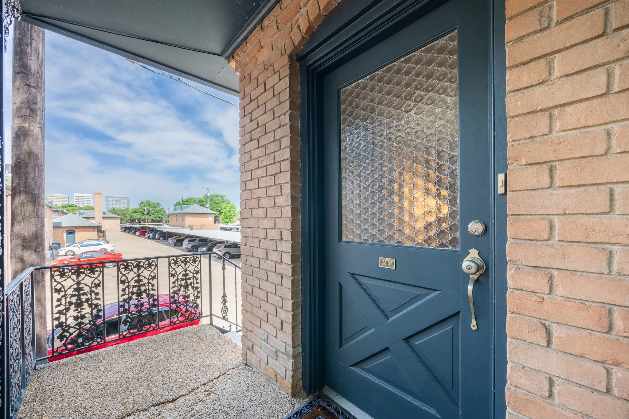 Condominium For Sale in Dallas County , 6027 E University Boulevard 215, Dallas, Texas 75206, 2 Bedroom, 2 Bathroom, Garage spaces, 1,070 Sqft, built in 1964, mls#21287725, Real Estate Agent in Dallas, Homes For Sale in Dallas county, Homes For Sale in Dallas, Realtor in Dallas Texas, Real Estate Brokerage Independent Realty Texas, Luminita Cordes Realtor