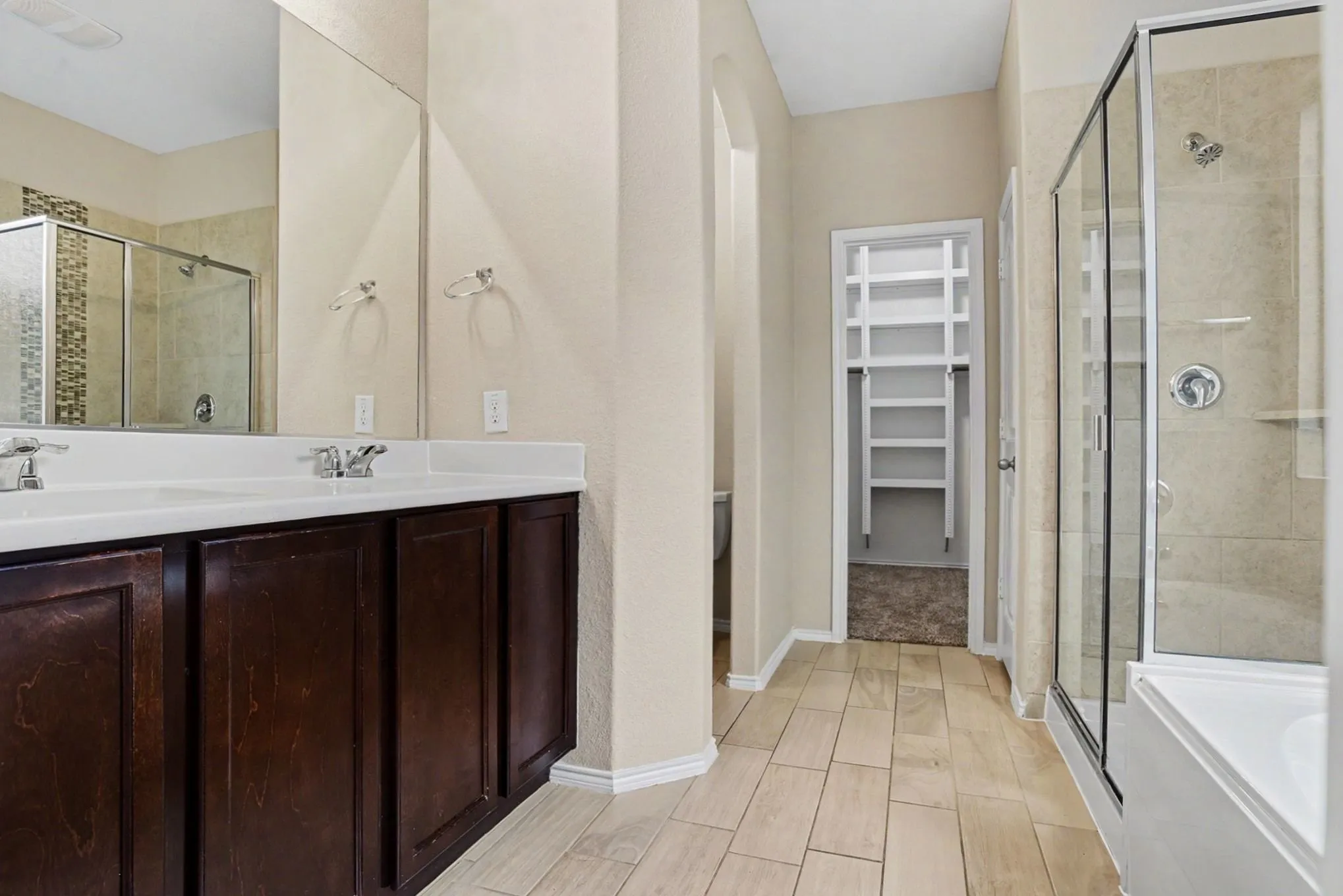 Single Family Residence For Sale in Rockwall County , 1009 N Churchill Drive, Fate, Texas 75189, 4 Bedroom, 3 Bathroom, 2 Garage spaces, 2,577 Sqft, built in 2018, mls#21280545, Real Estate Agent in Fate, Homes For Sale in Rockwall county, Homes For Sale in Fate, Realtor in Fate Texas, Real Estate Brokerage Independent Realty Texas, Luminita Cordes Realtor